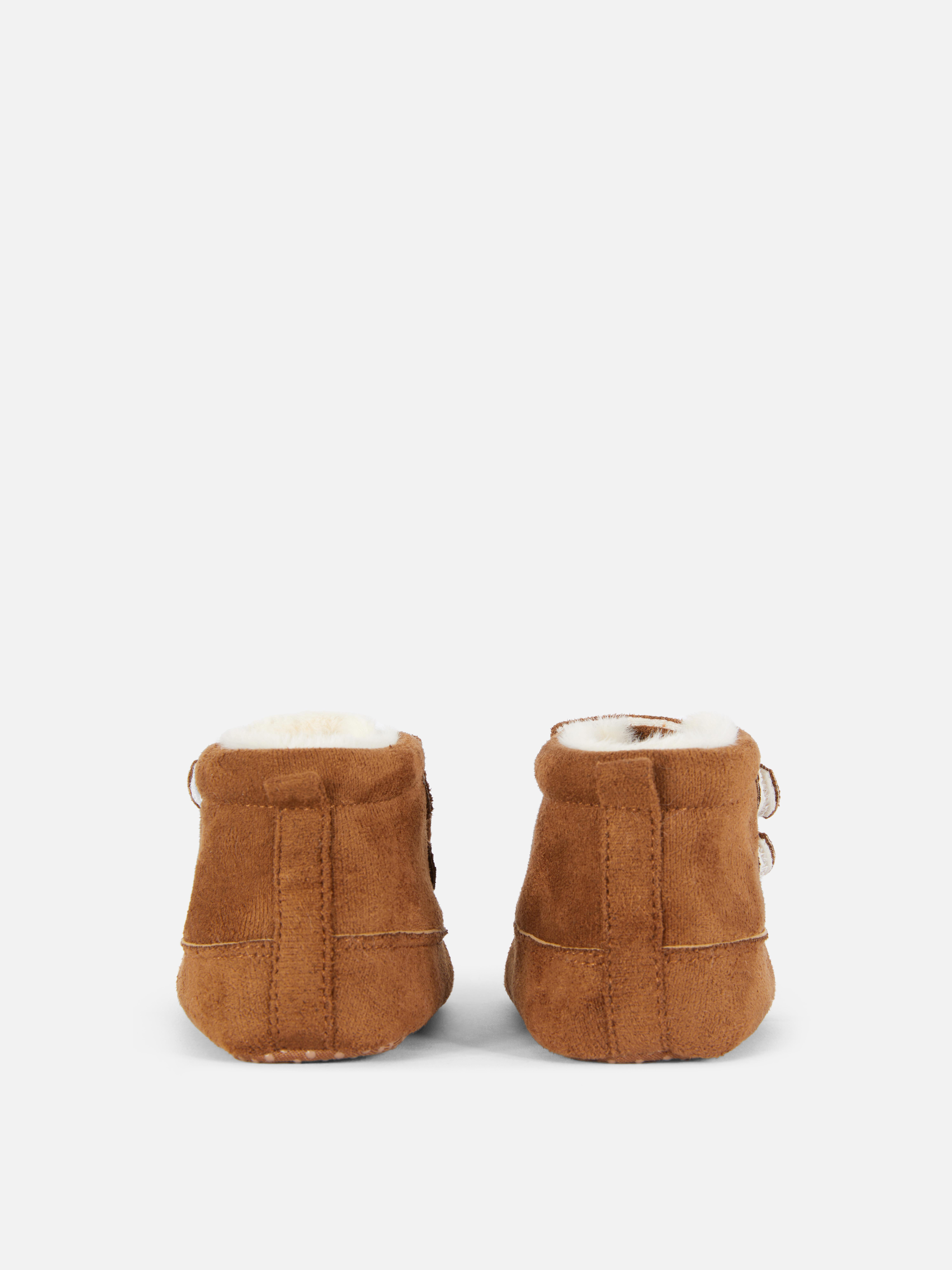 0–18 Monate | Kuschelige Stiefeletten mit zwei Riemen