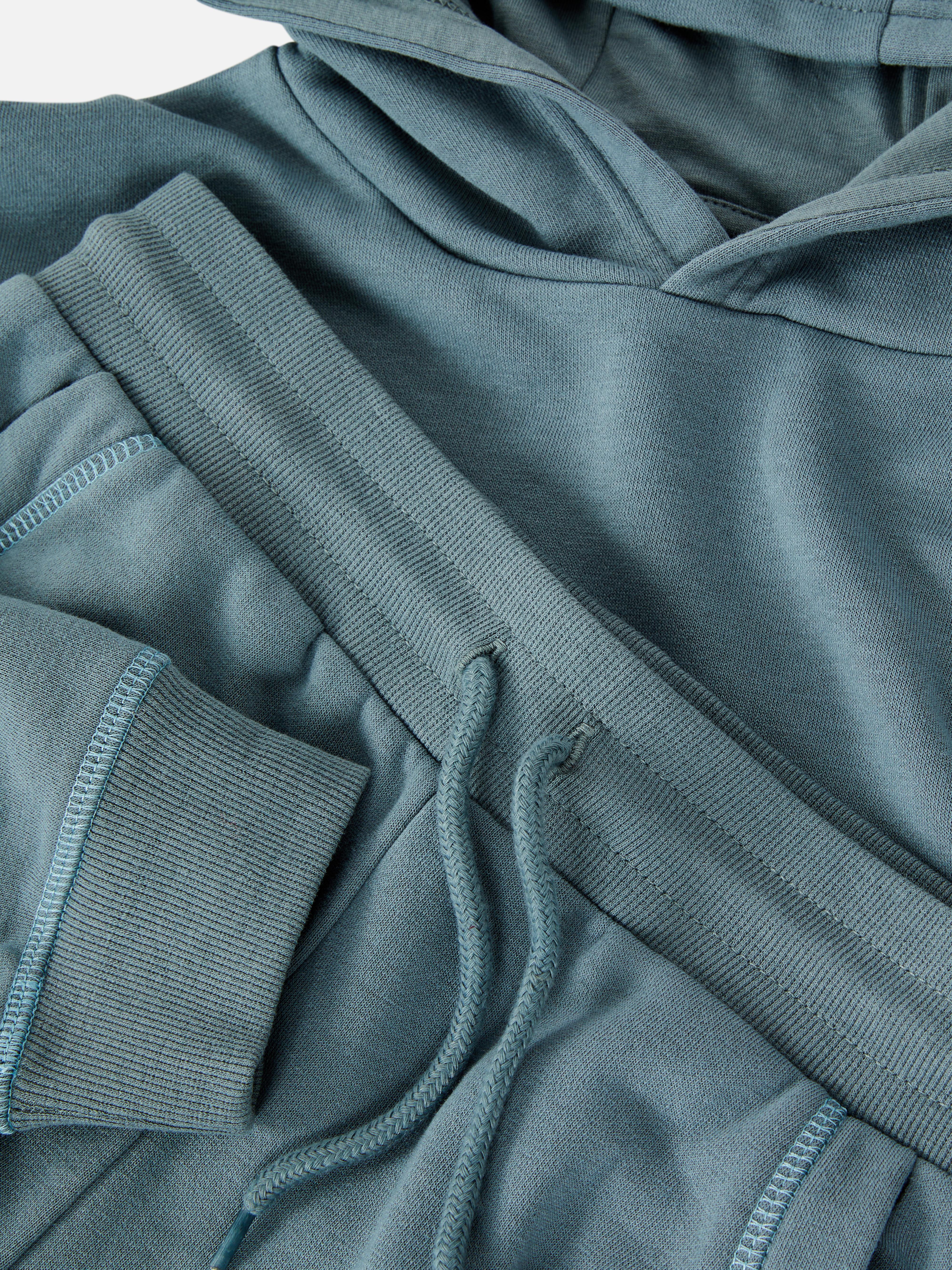 Set de sudadera y joggers con bajos ajustados
