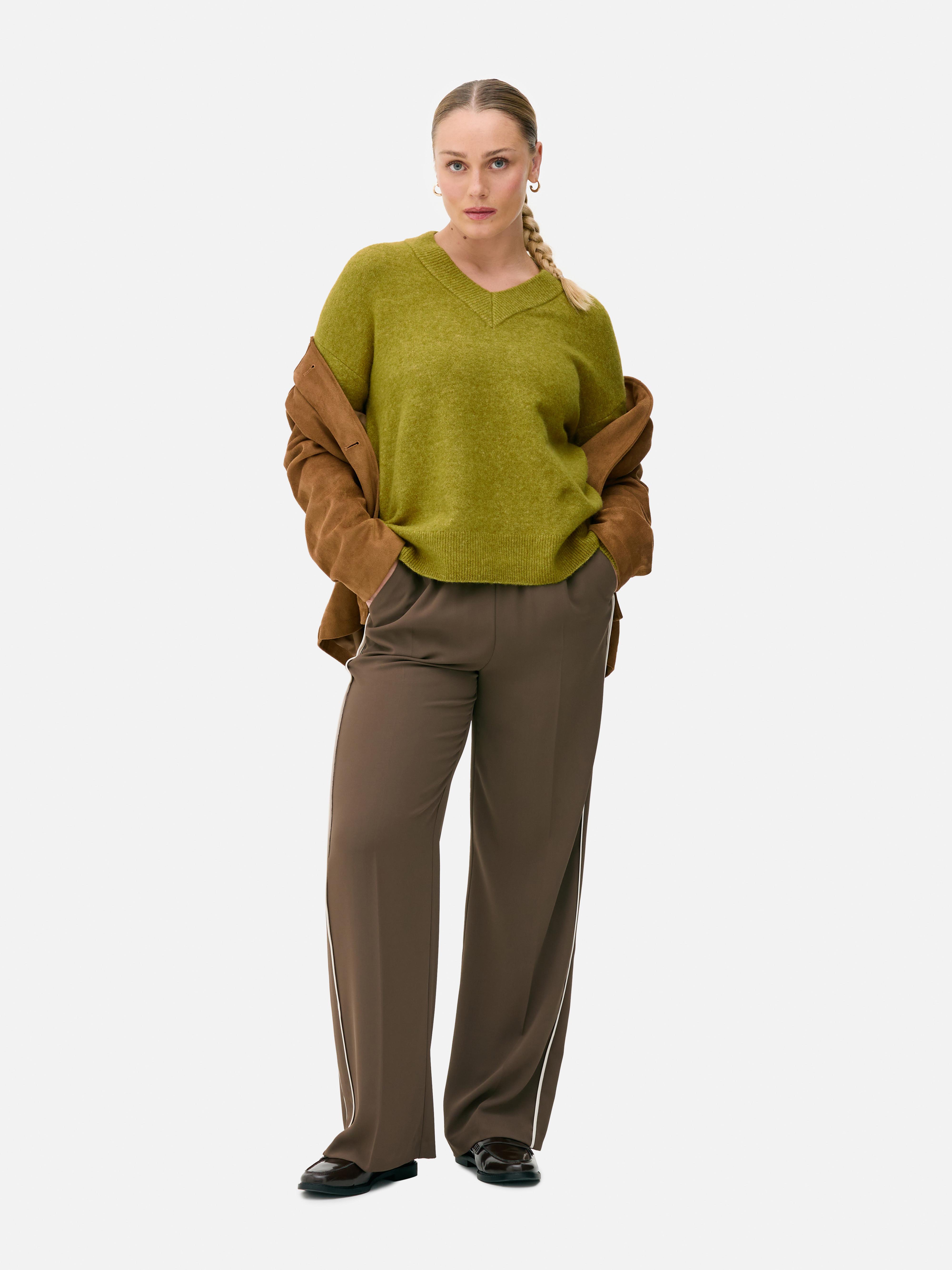 V-Neck Jumper