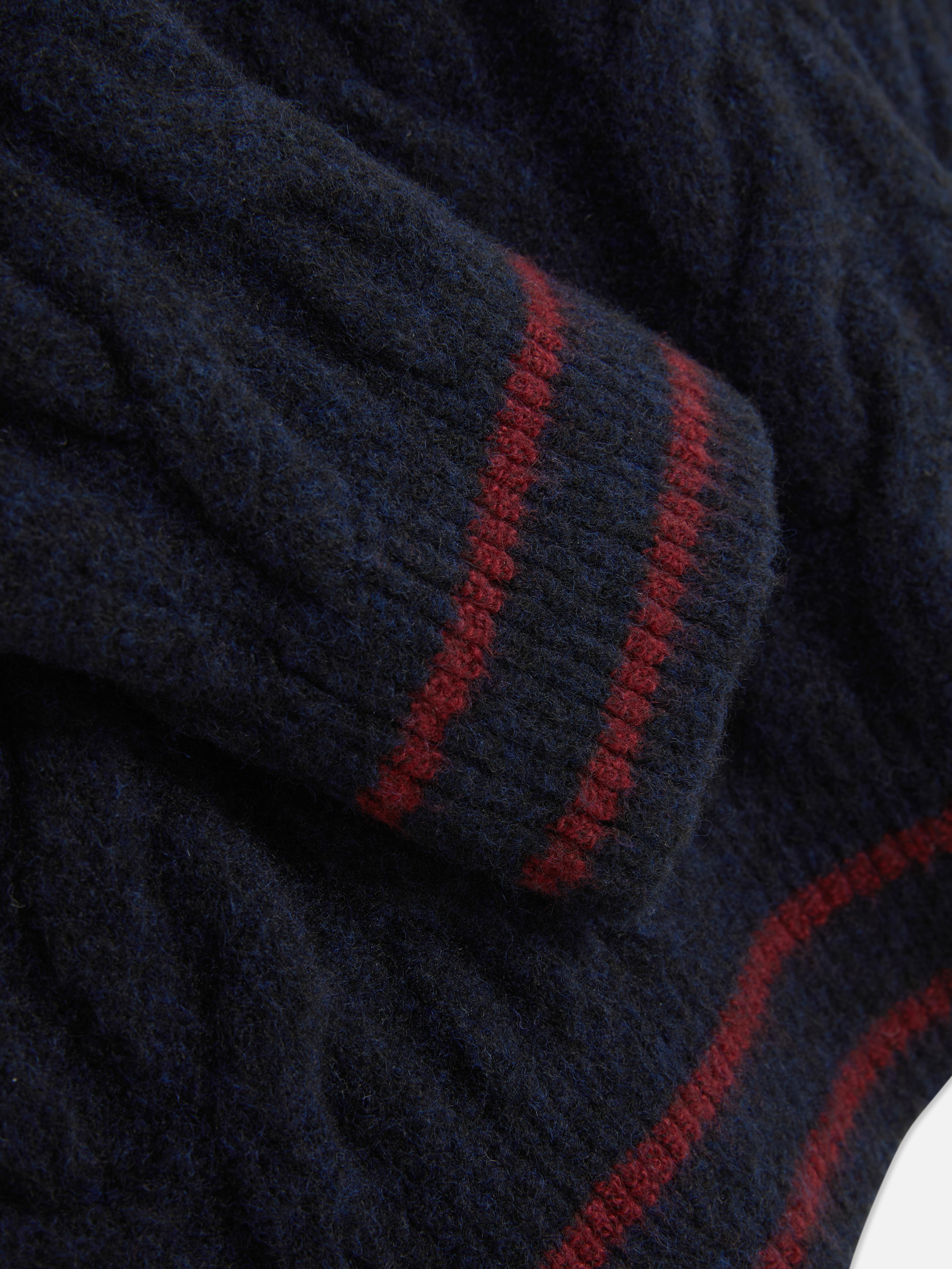 Zopfstrickpullover im College-Stil
