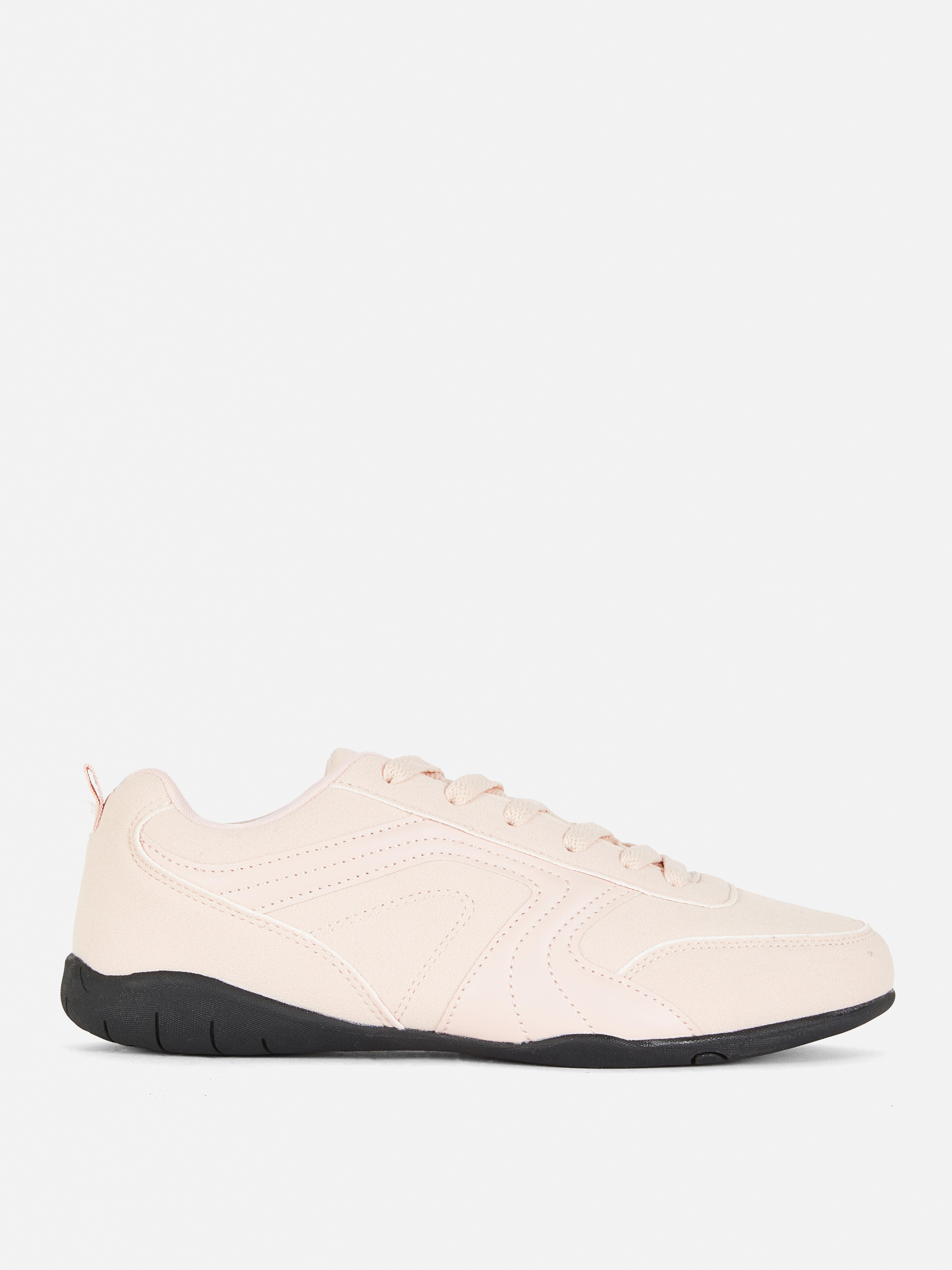 Deportivas retro de caña baja y perfil fino