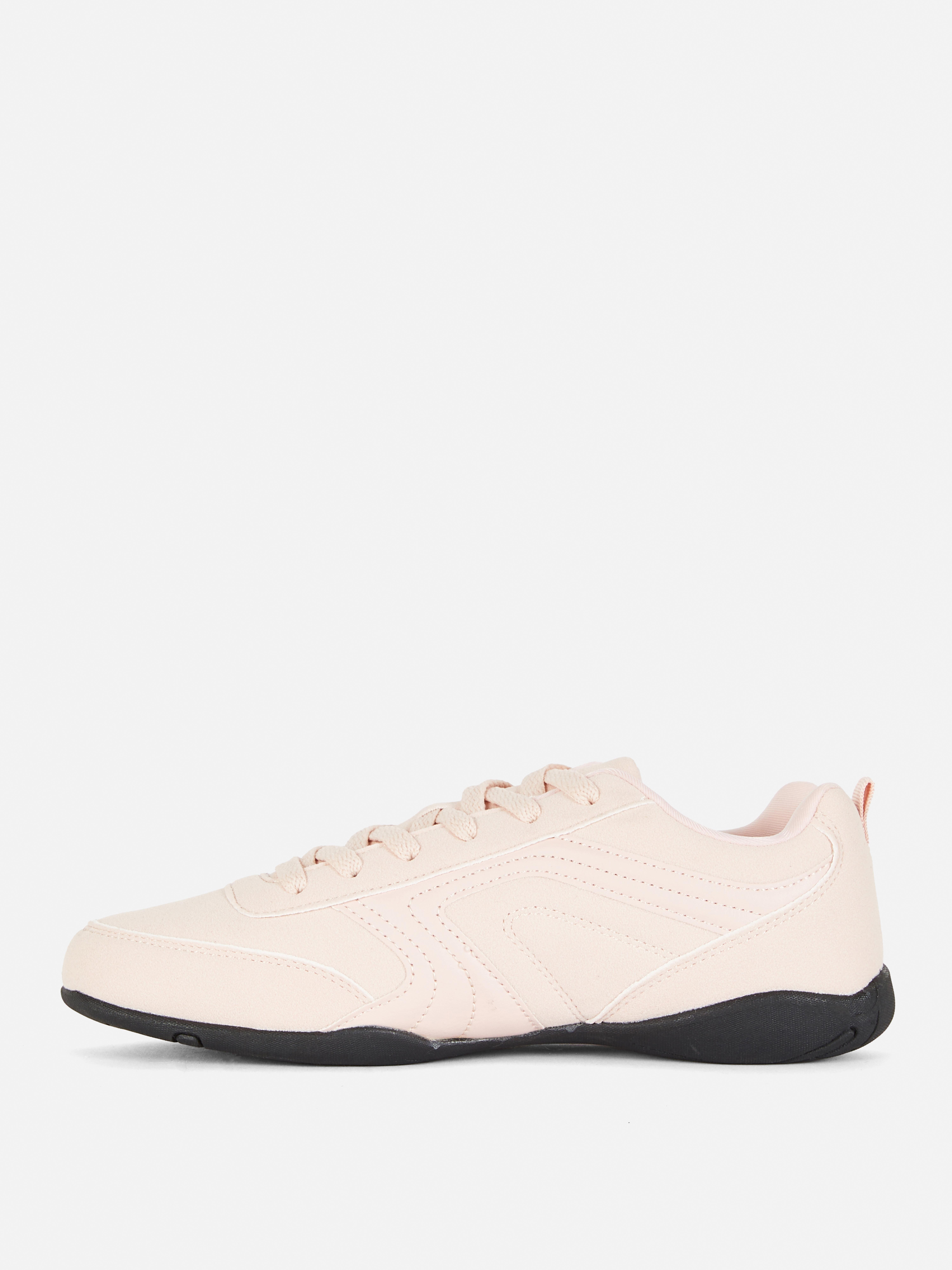 Deportivas retro de caña baja y perfil fino
