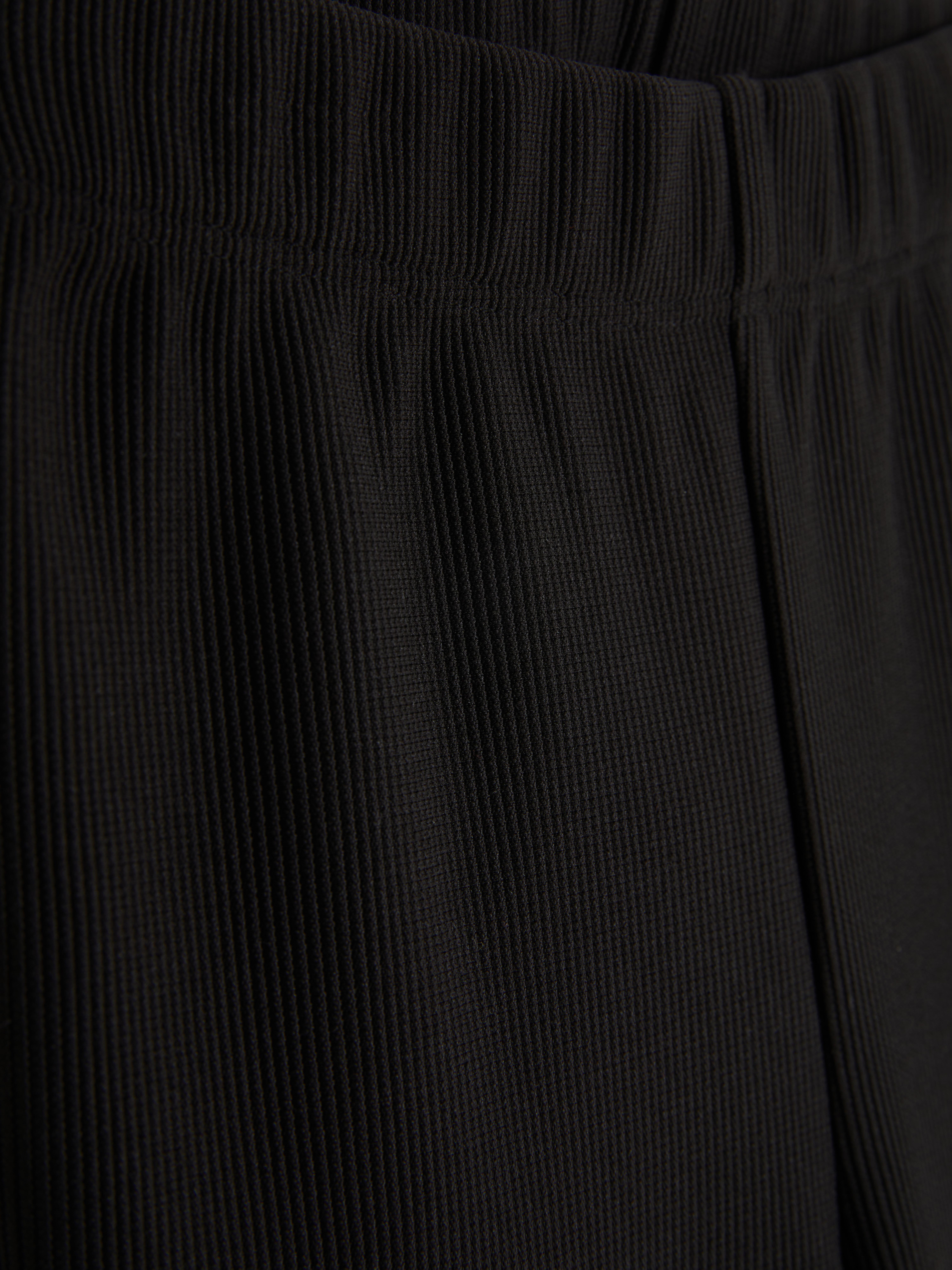 Trapézszárú leggings vastag, bordázott anyagból