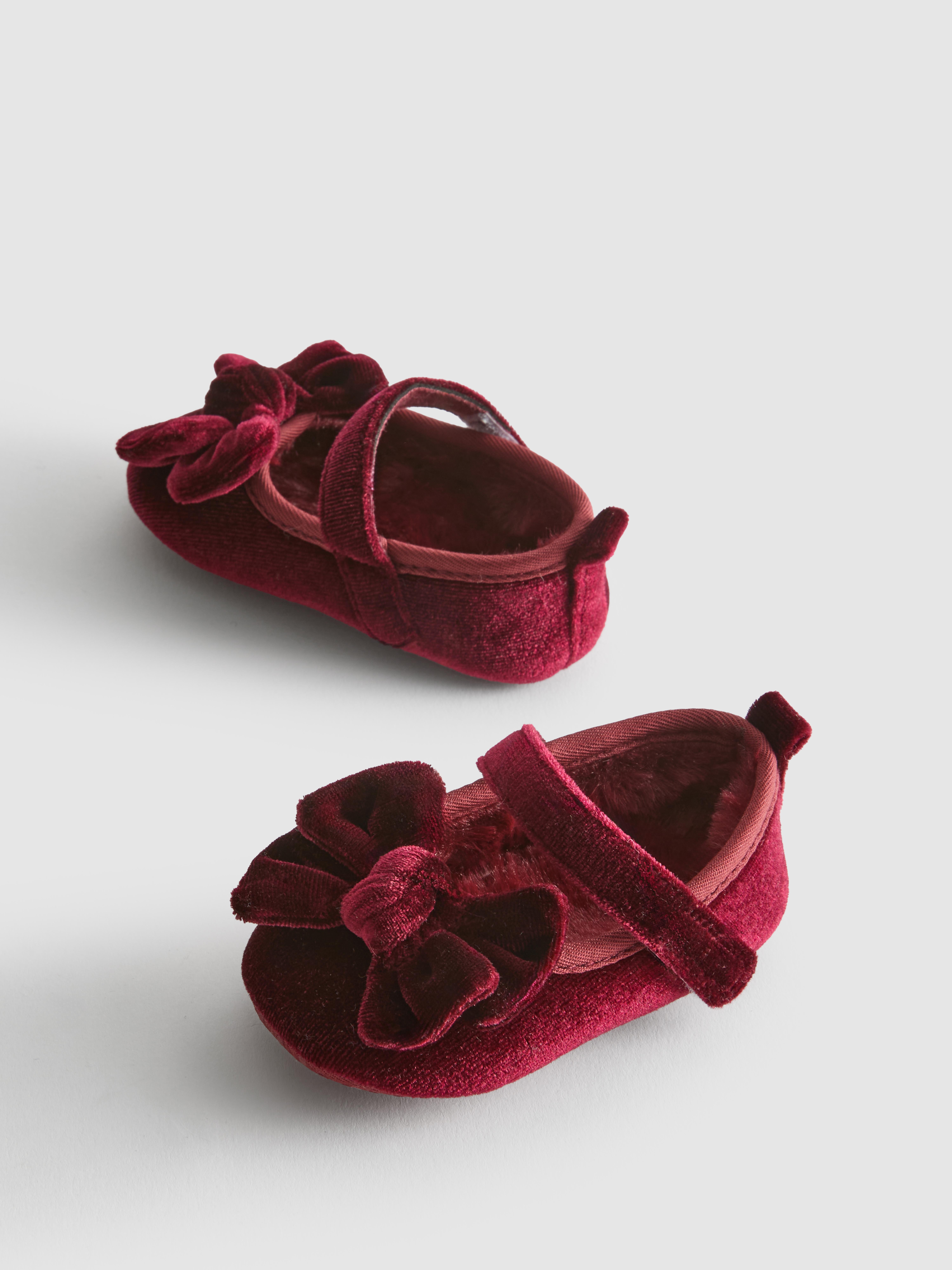 0-18mths | Newborn Velvet Ballet Pumps