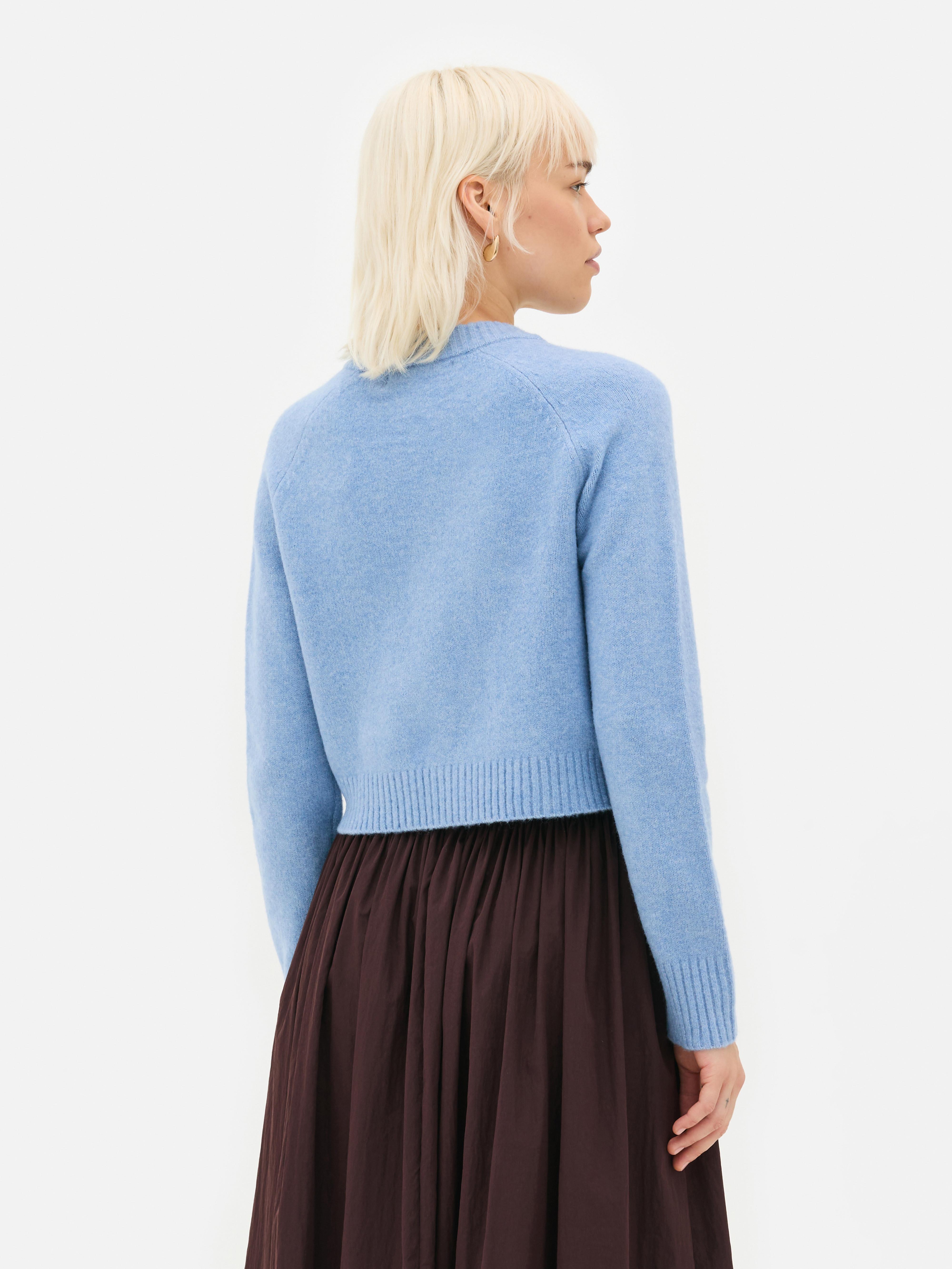 Kurzer Cardigan mit V-Ausschnitt