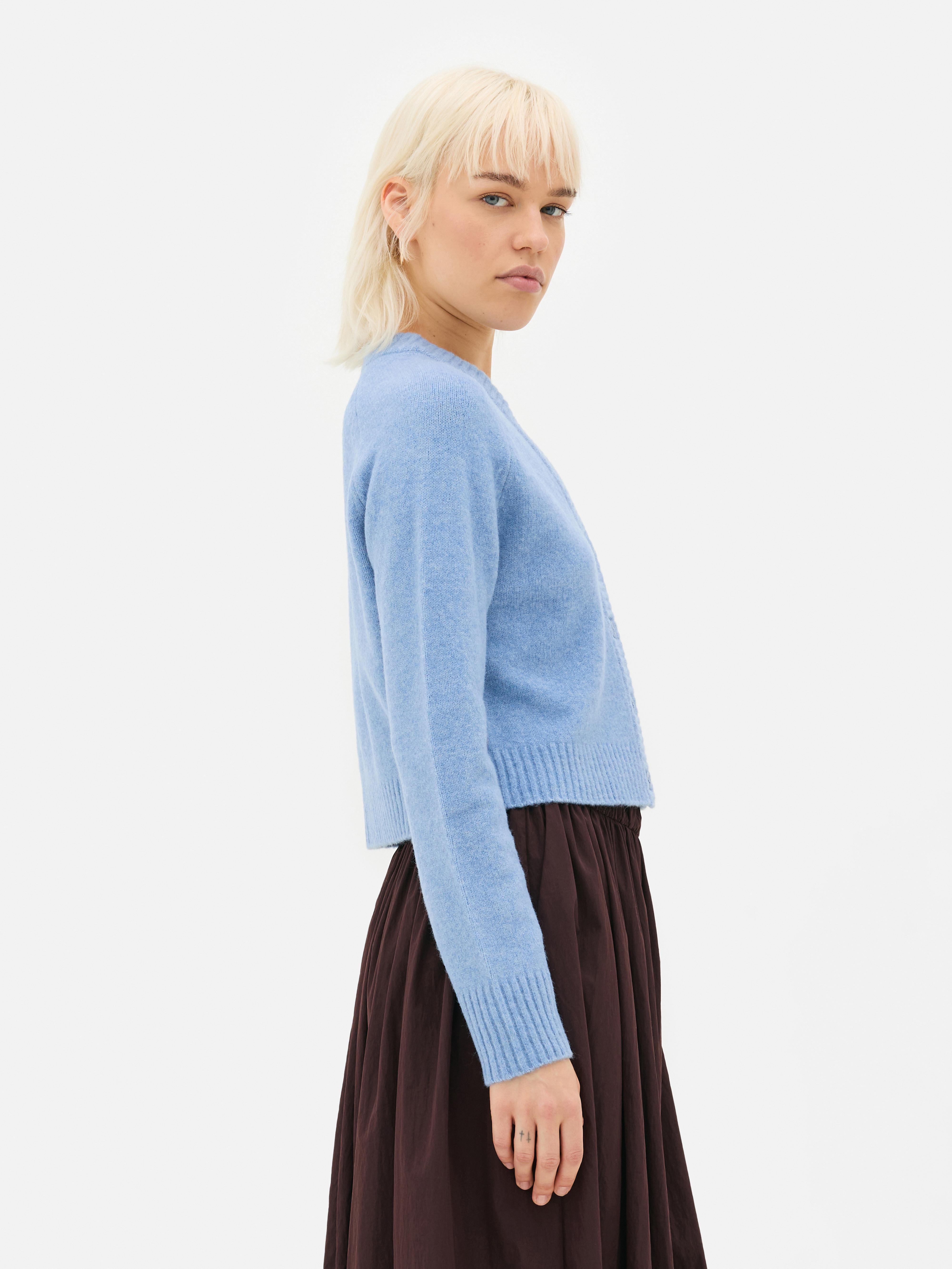 Kurzer Cardigan mit V-Ausschnitt