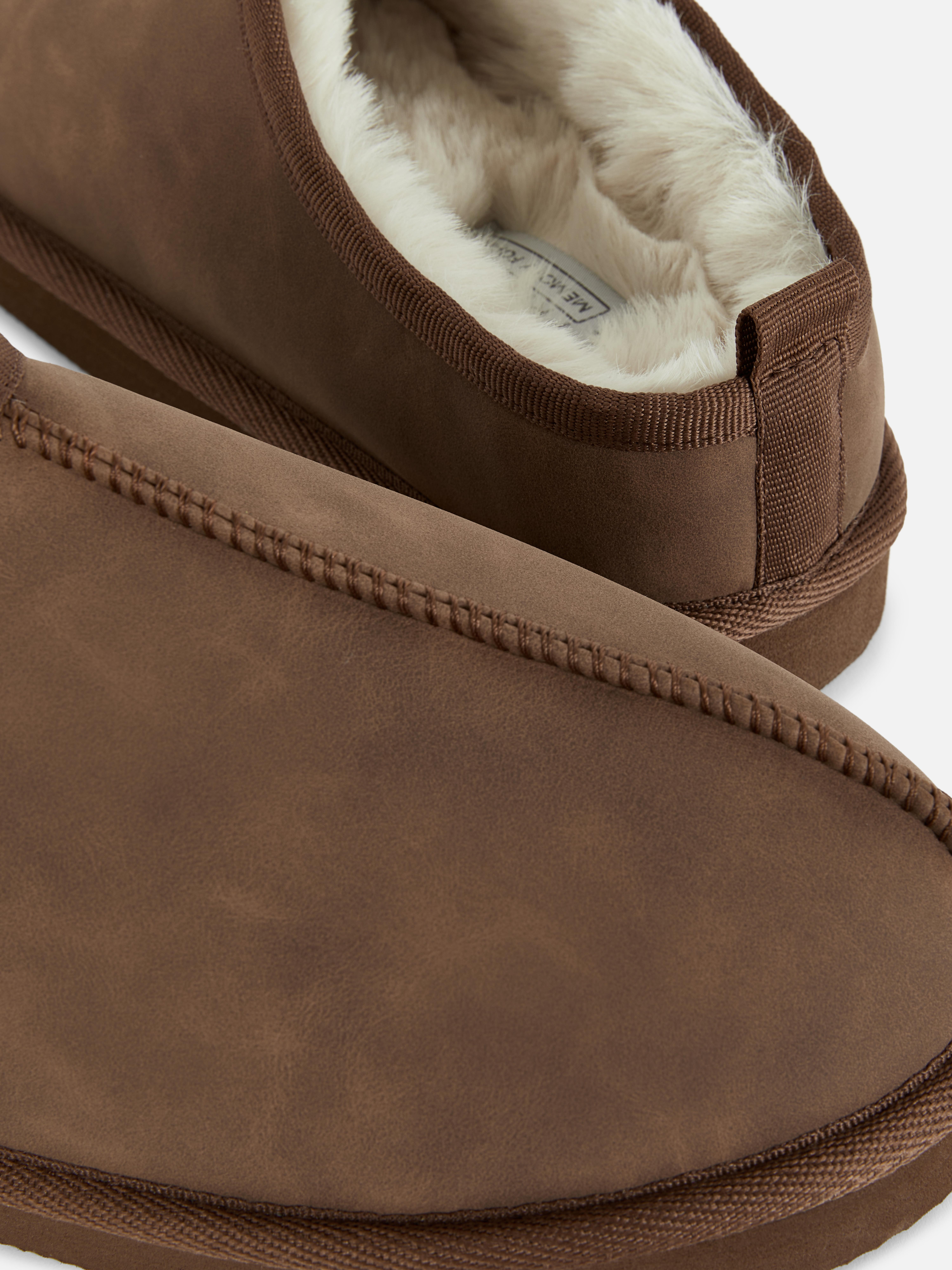 Pantuflas minimalistas tipo zueco