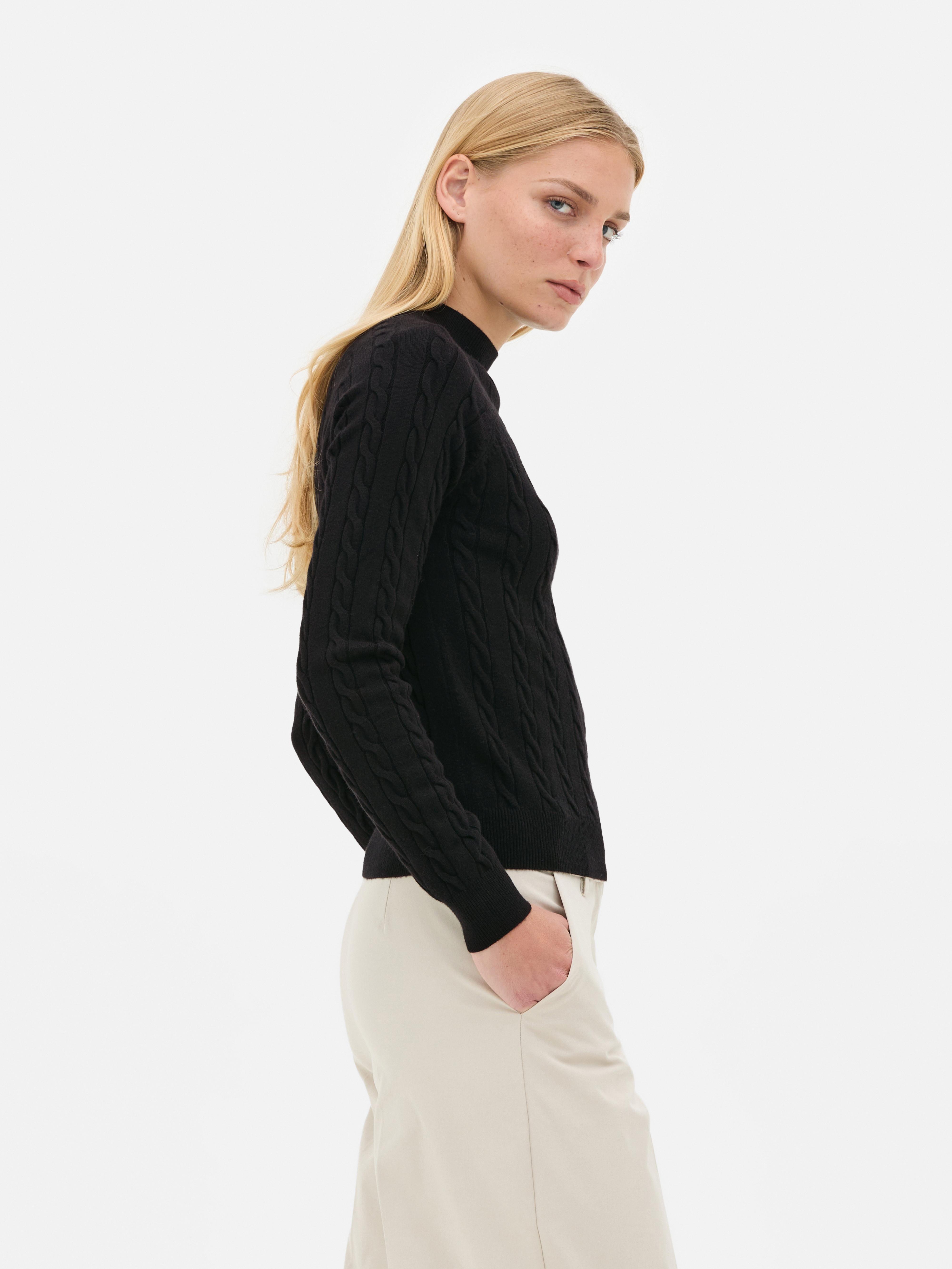 Pull torsadé à col roulé