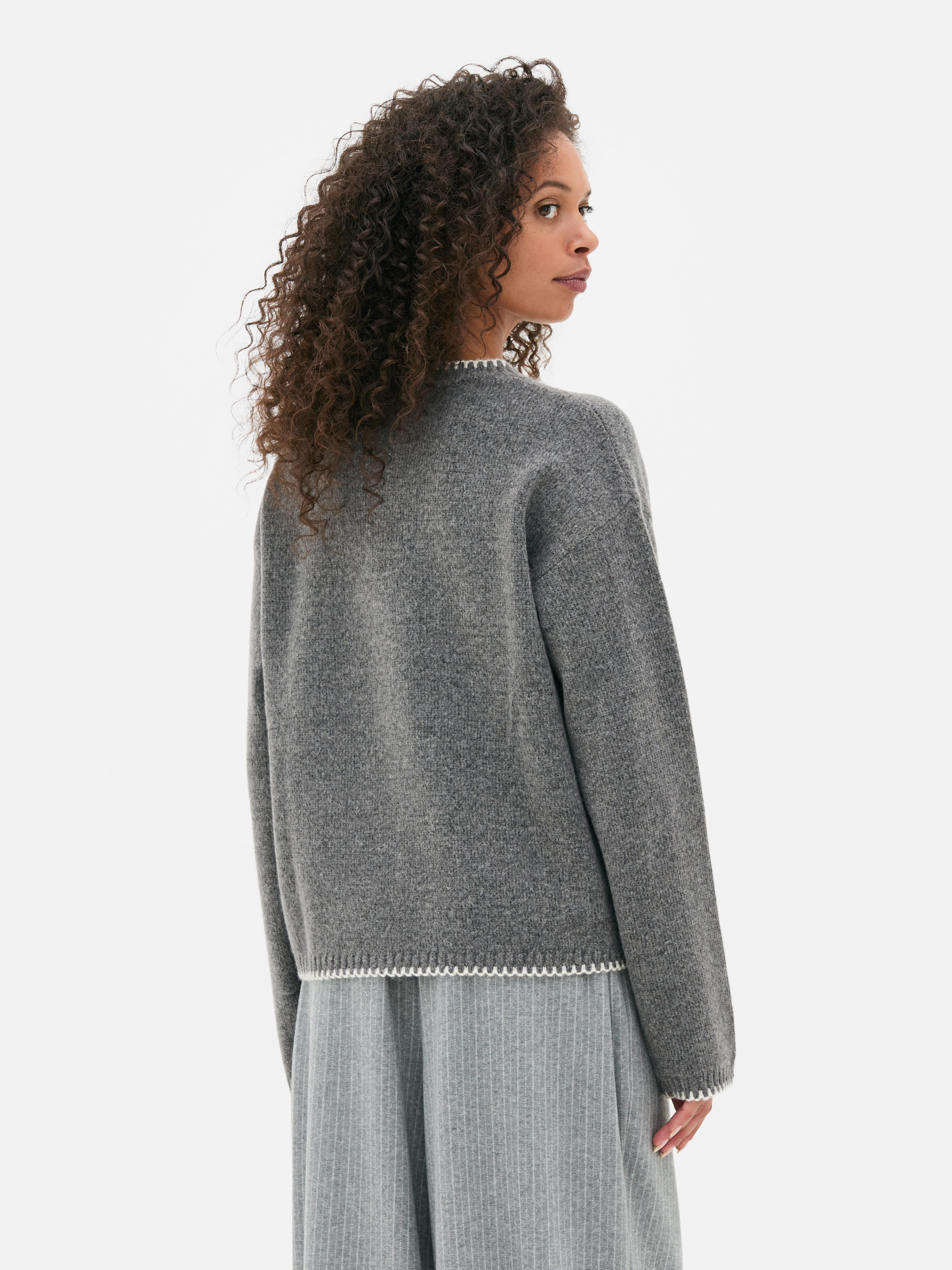 Jersey de punto con costuras en contraste