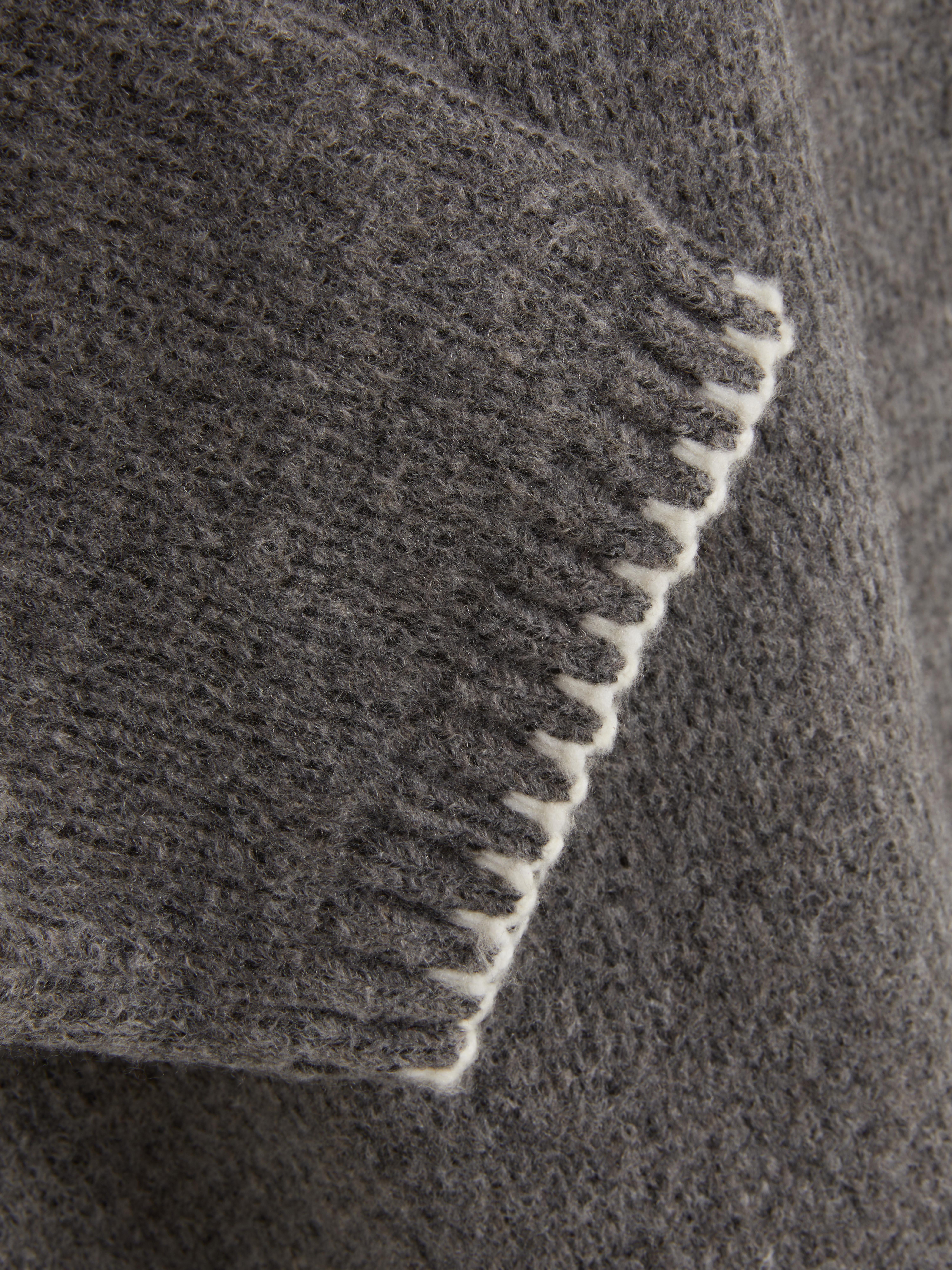 Jersey de punto con costuras en contraste