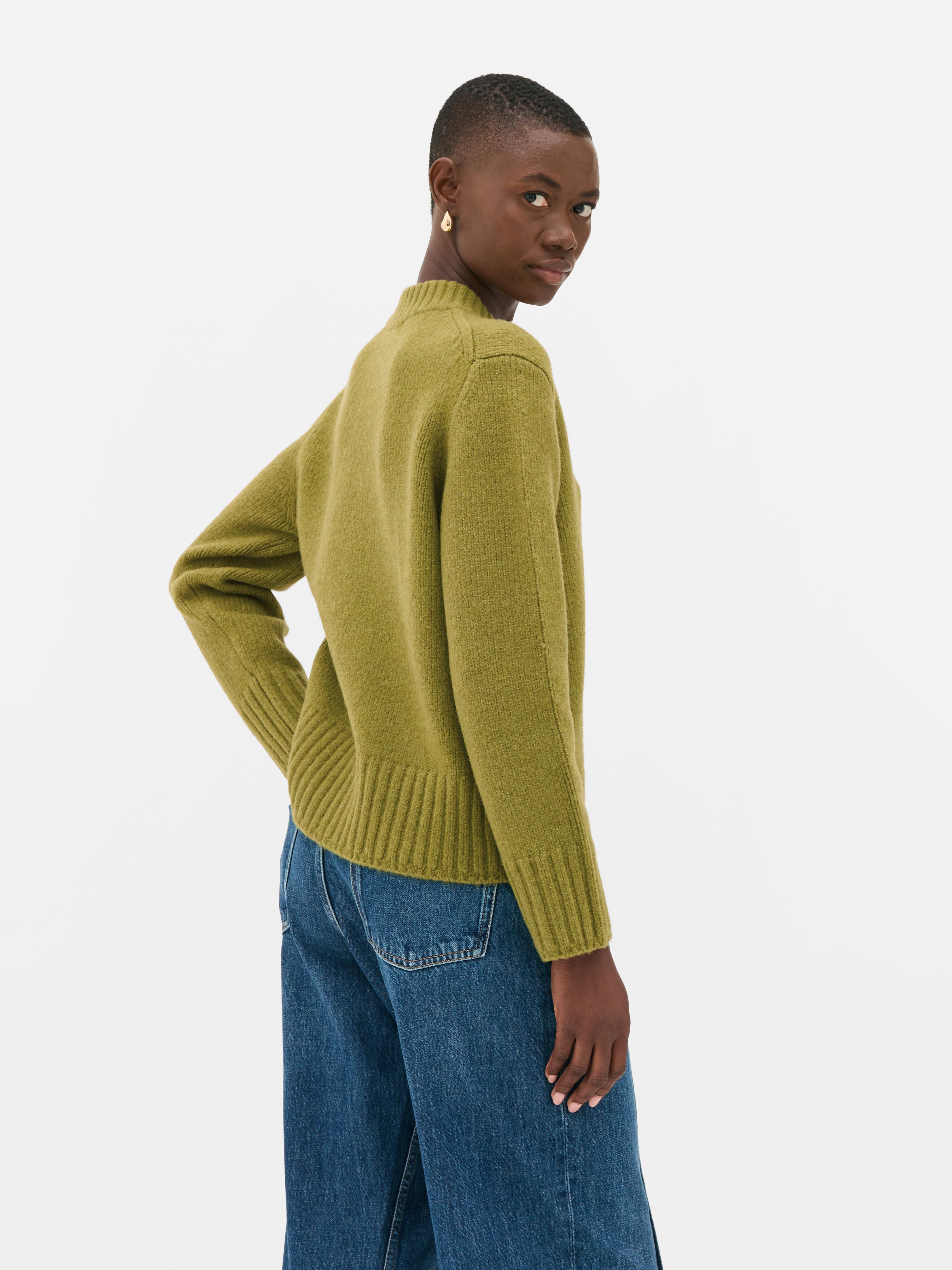 Jersey de punto básico con cuello de pico