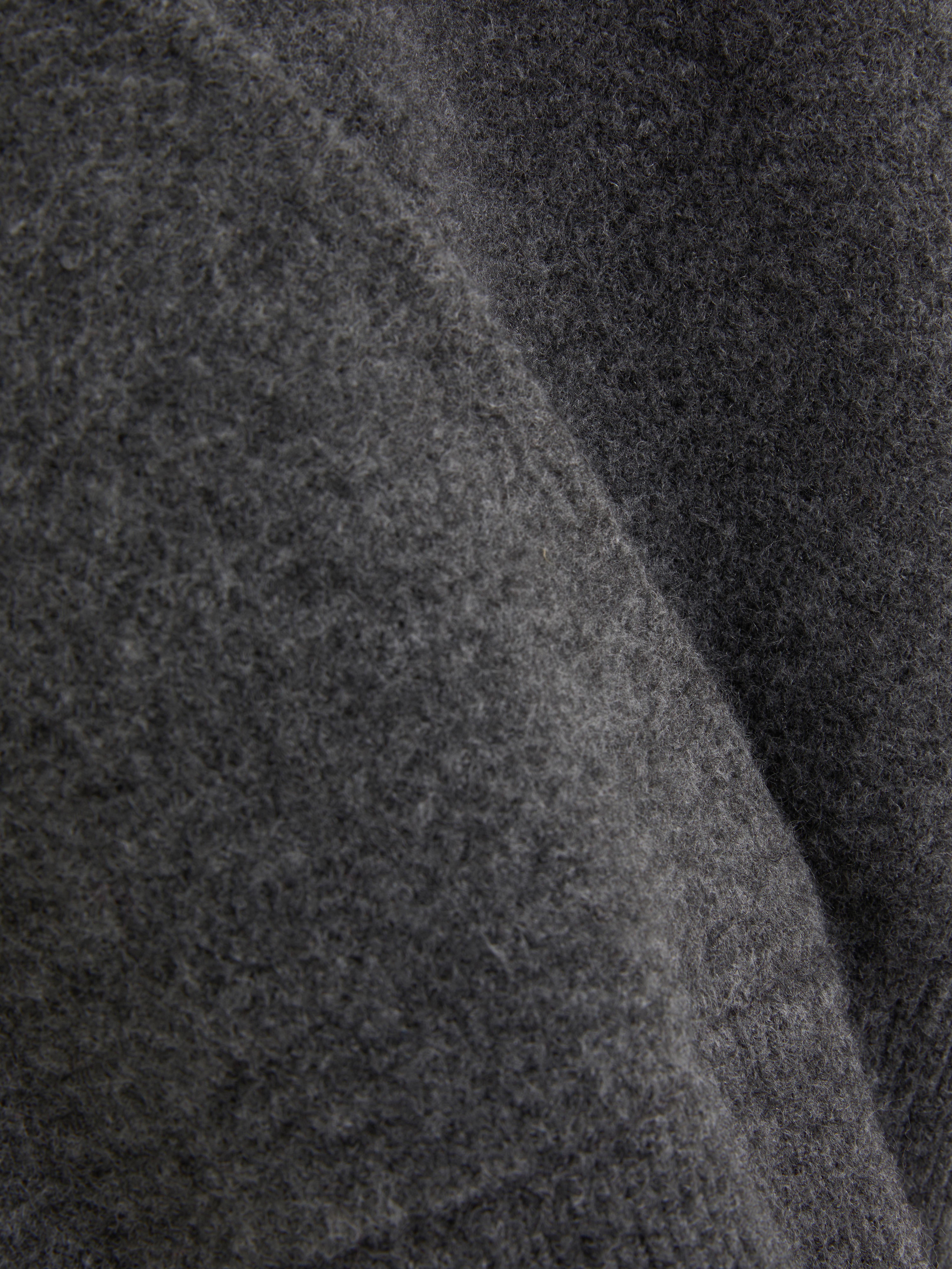 Pull cache-cœur à col en V