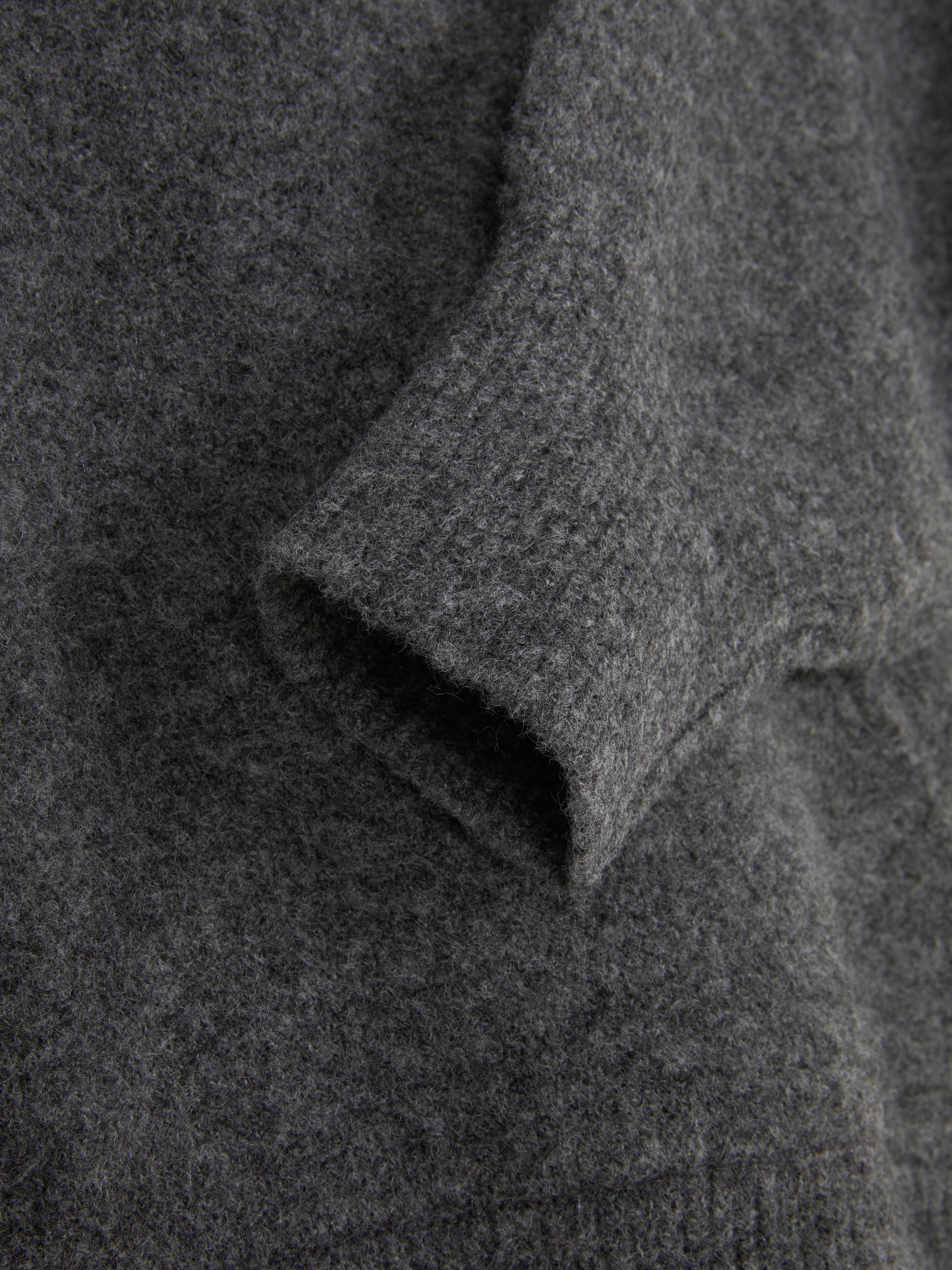 Pull cache-cœur à col en V