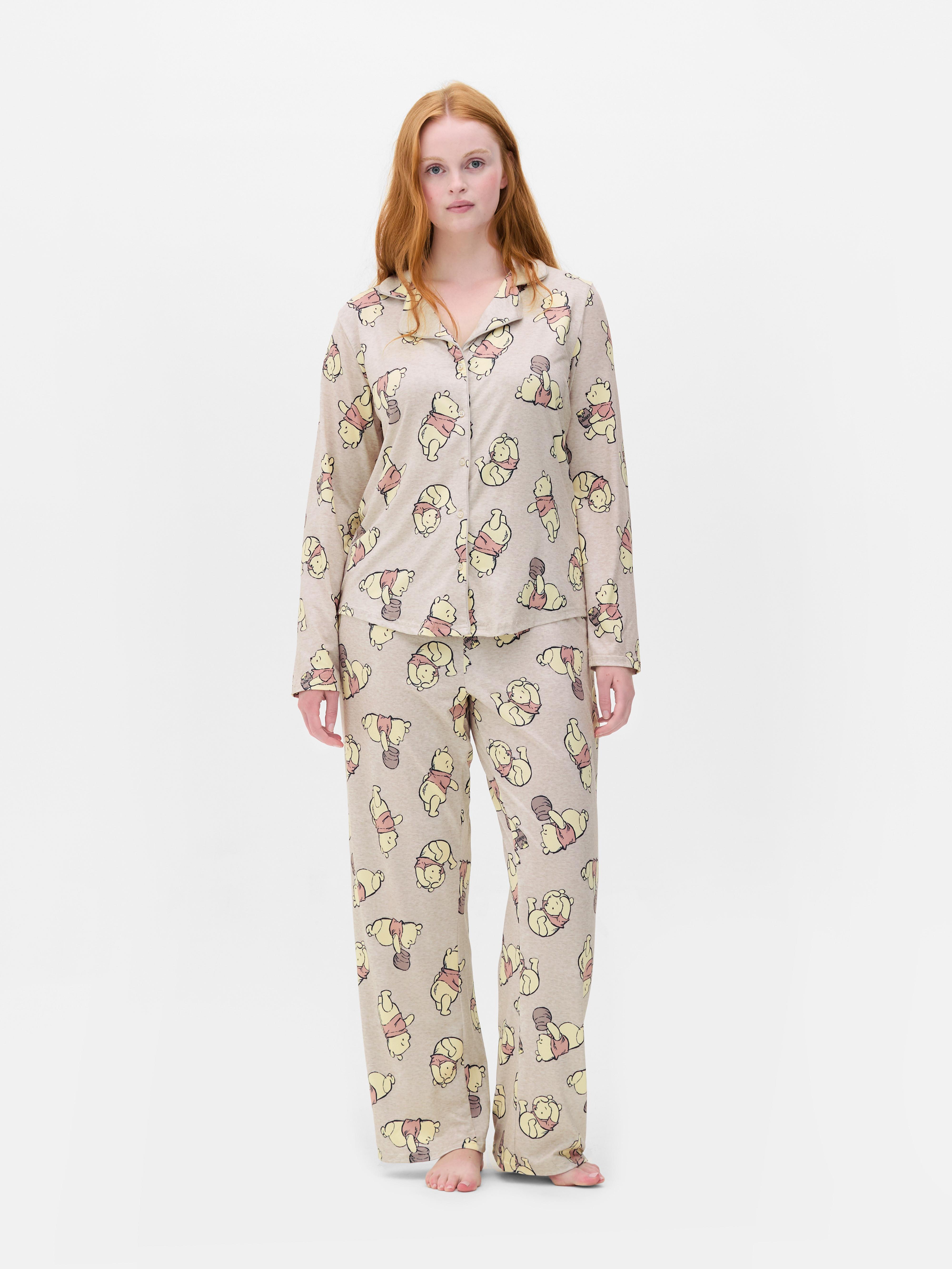 Pyjama Disney imprimé sur l'ensemble