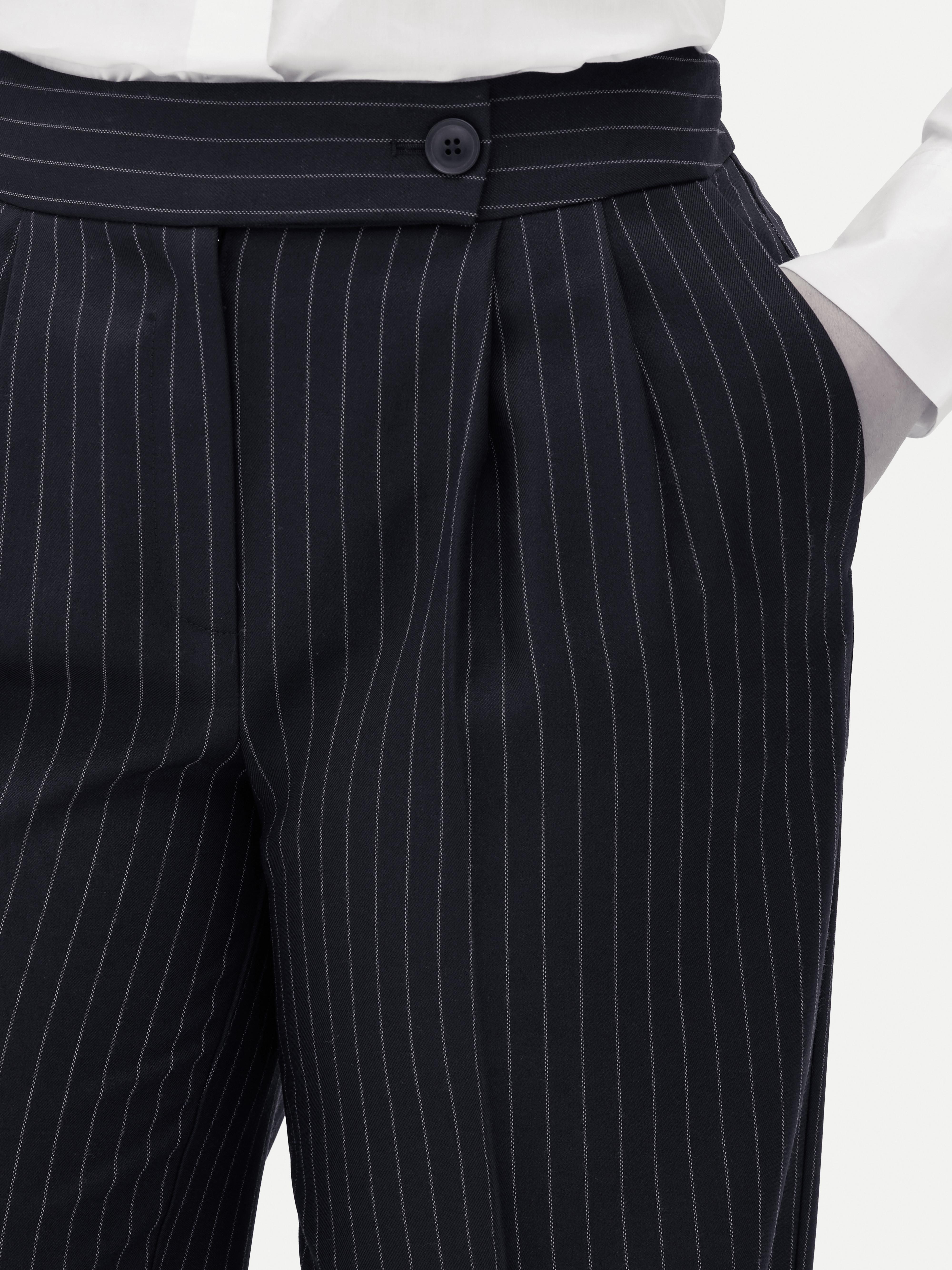 Pantalones anchos de raya diplomática