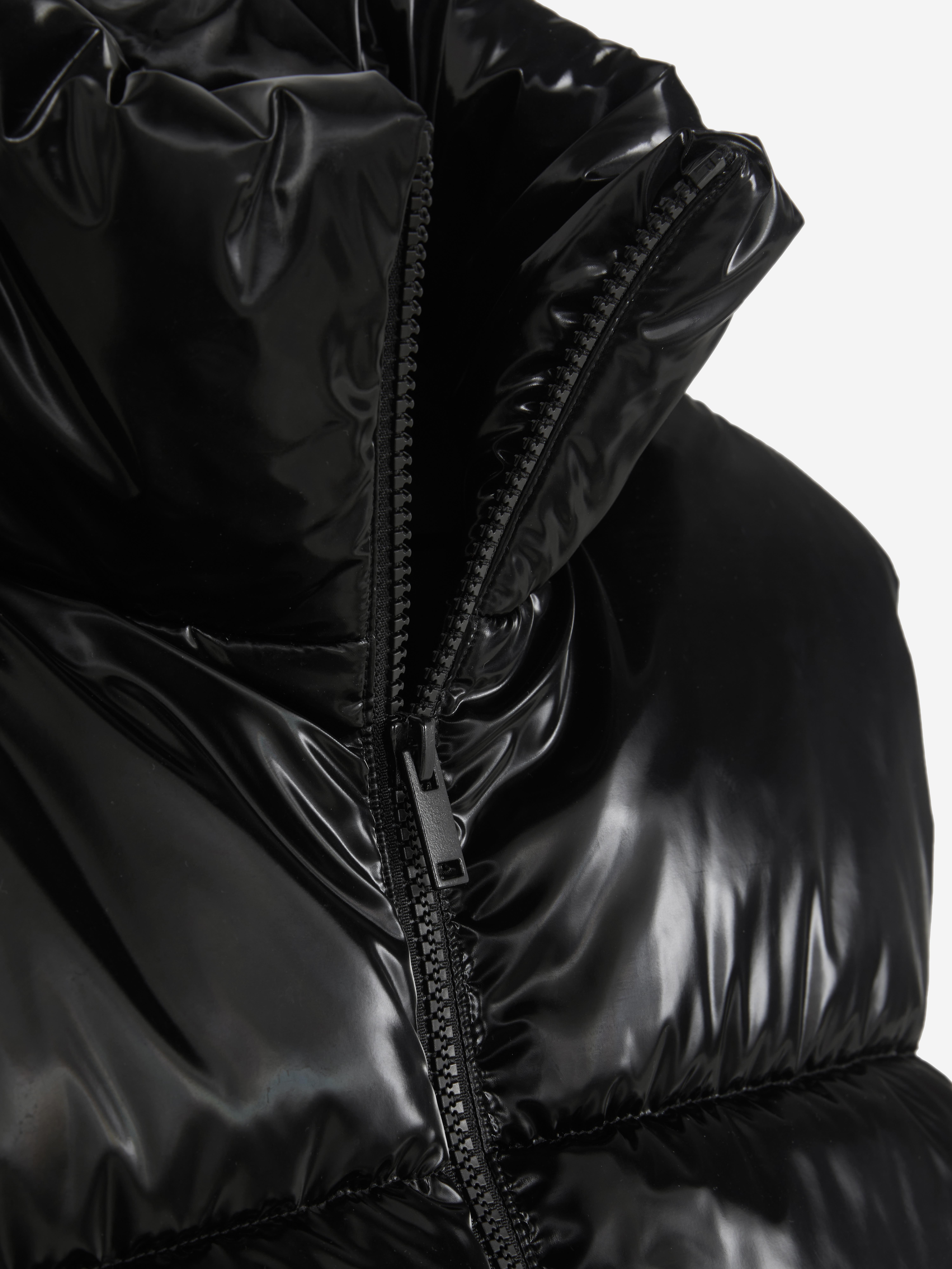 Glanzende bodywarmer Colleen Atwood X Wednesday