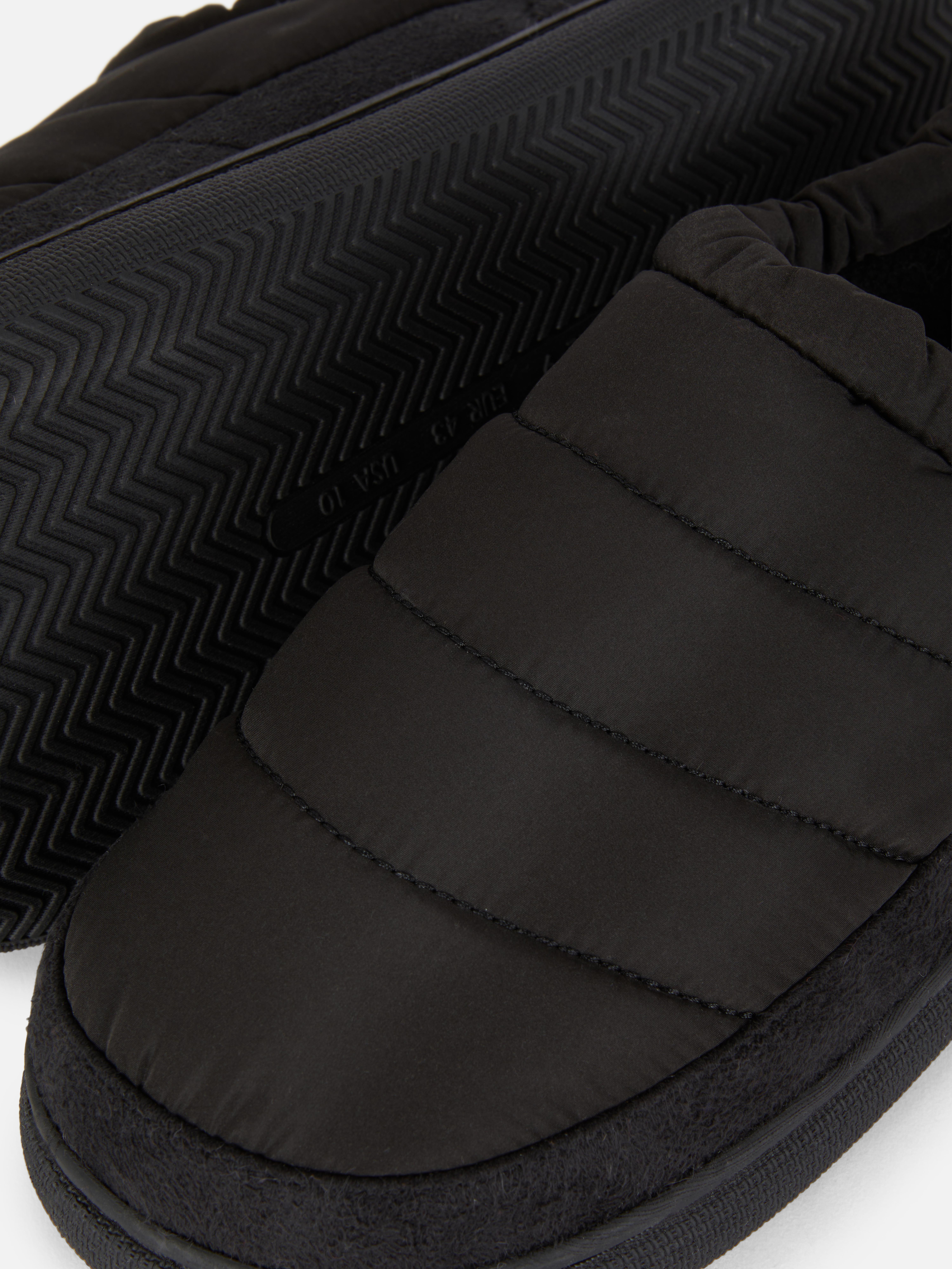Chaussons thermiques fermés sur l'arrière