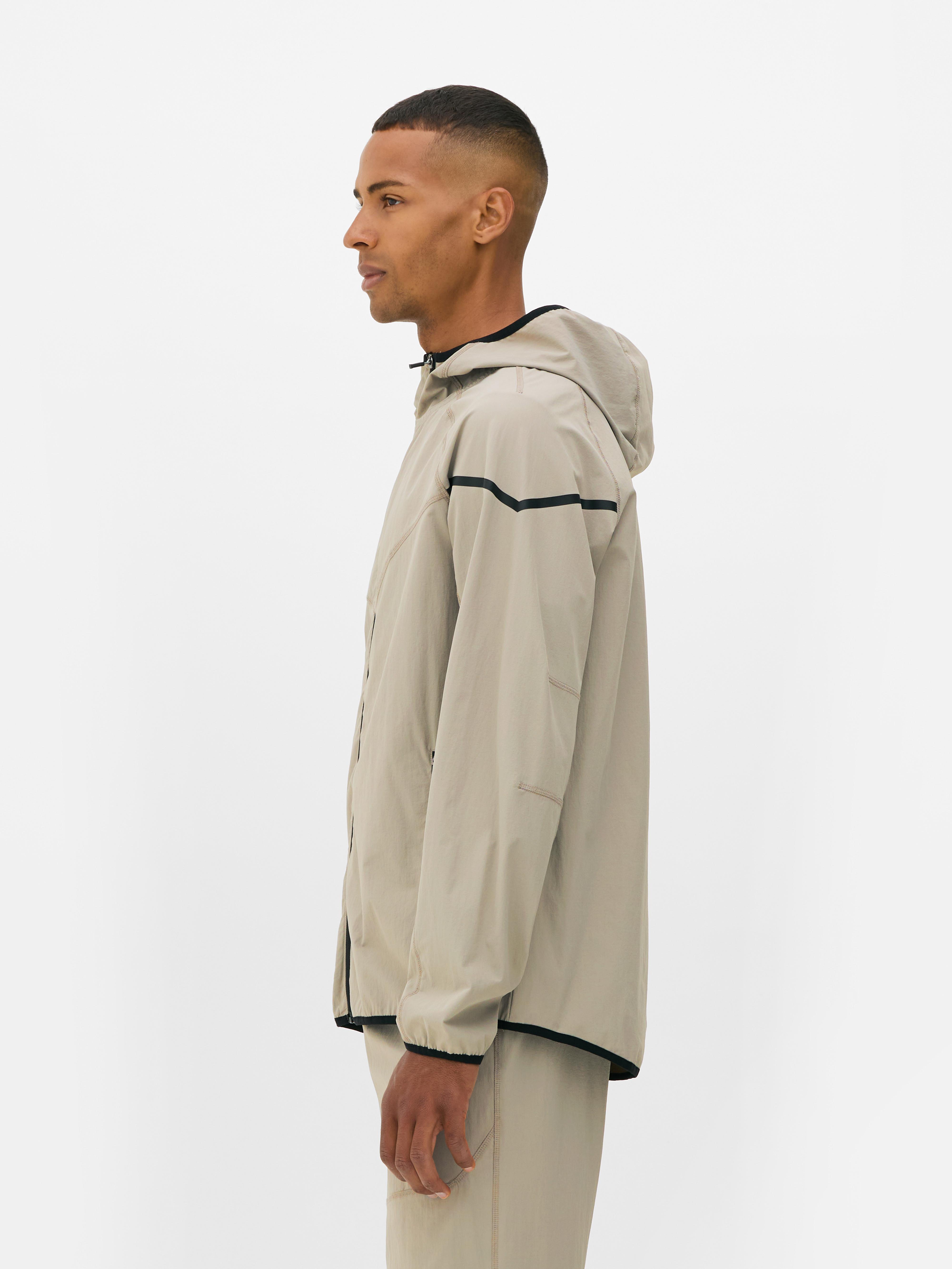 Cappotto tecnico con cappuccio