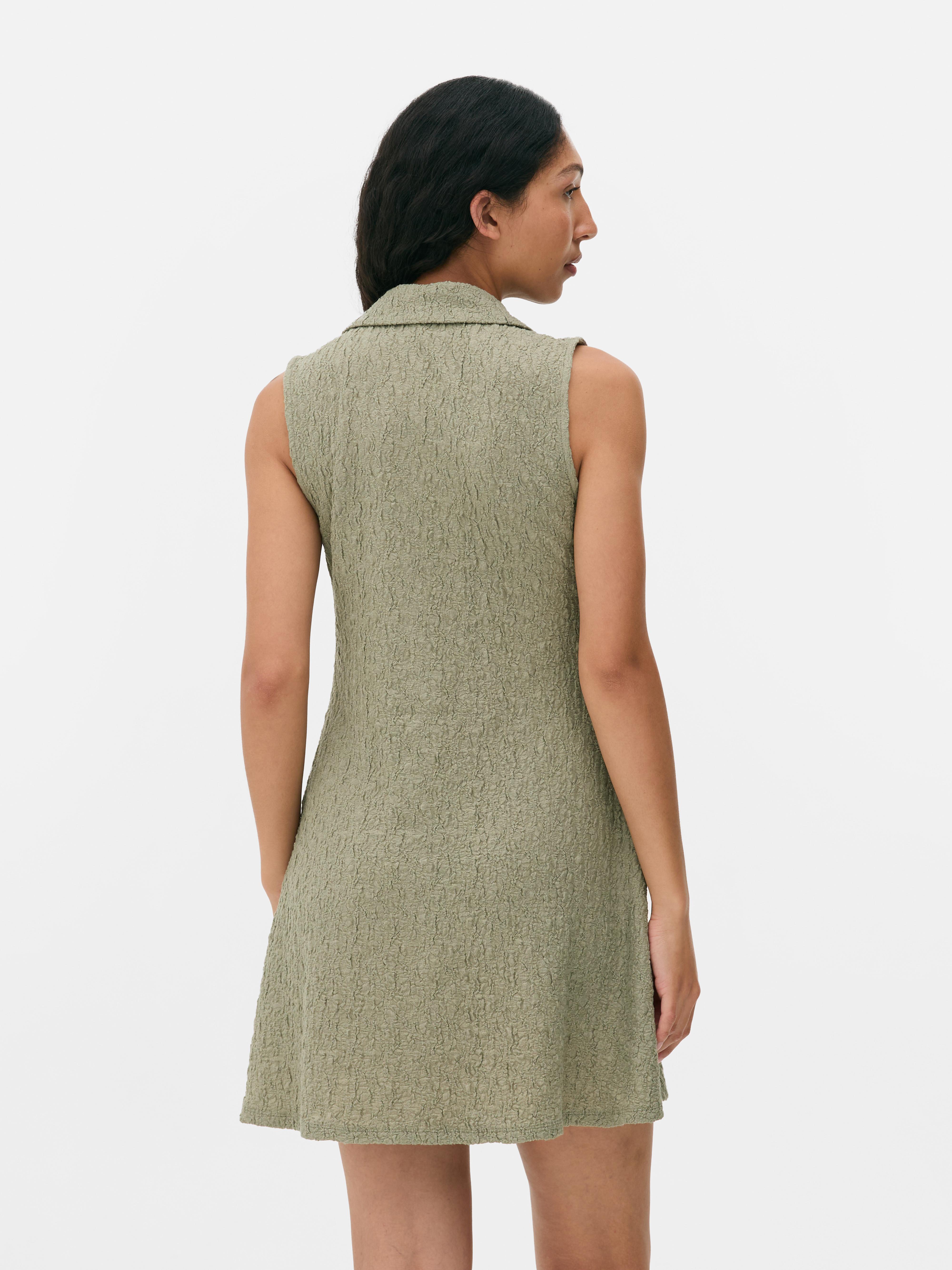 Vestido mini colarinho texturado