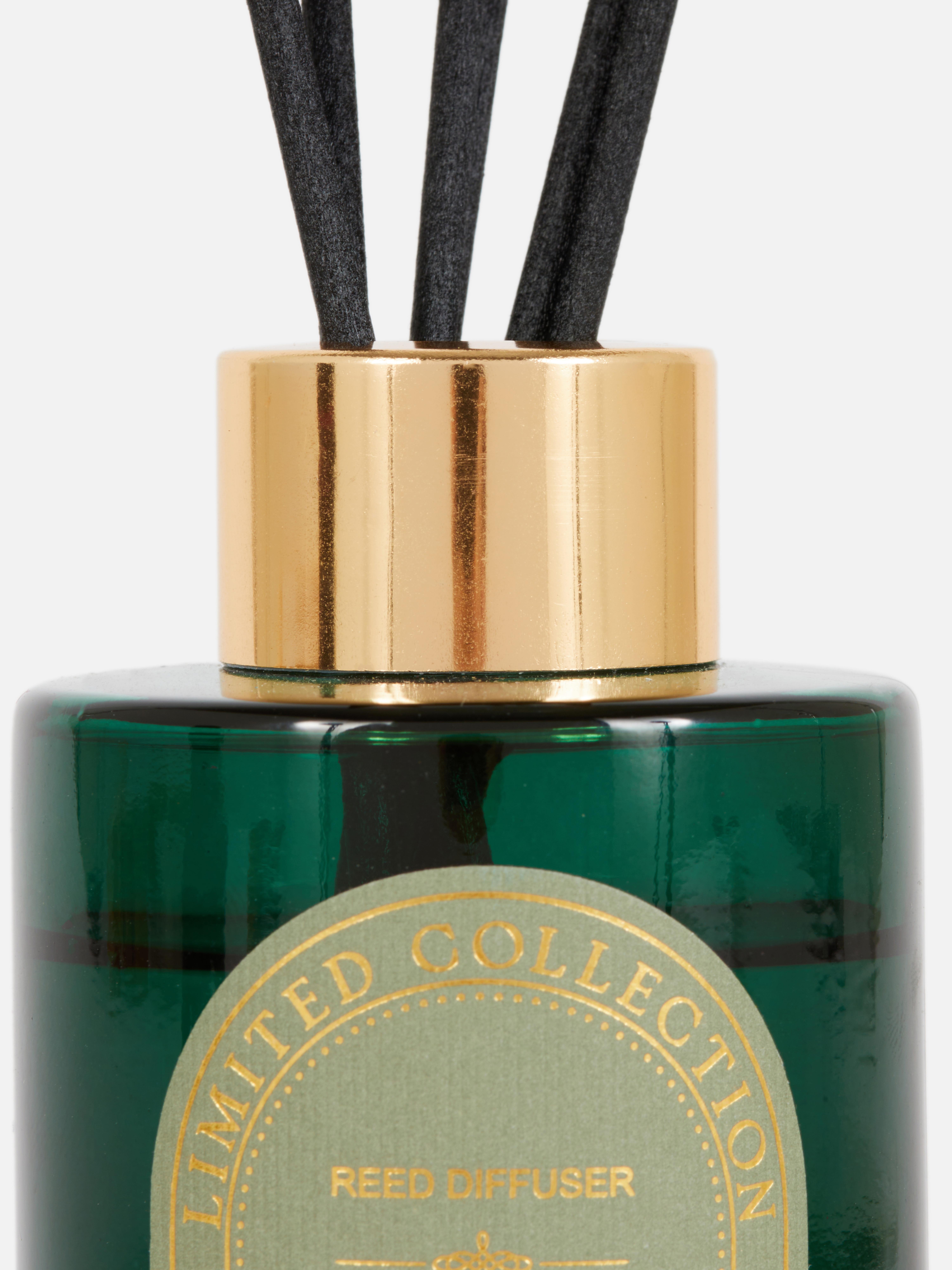 Raumduftstäbchen im Glasgefäß