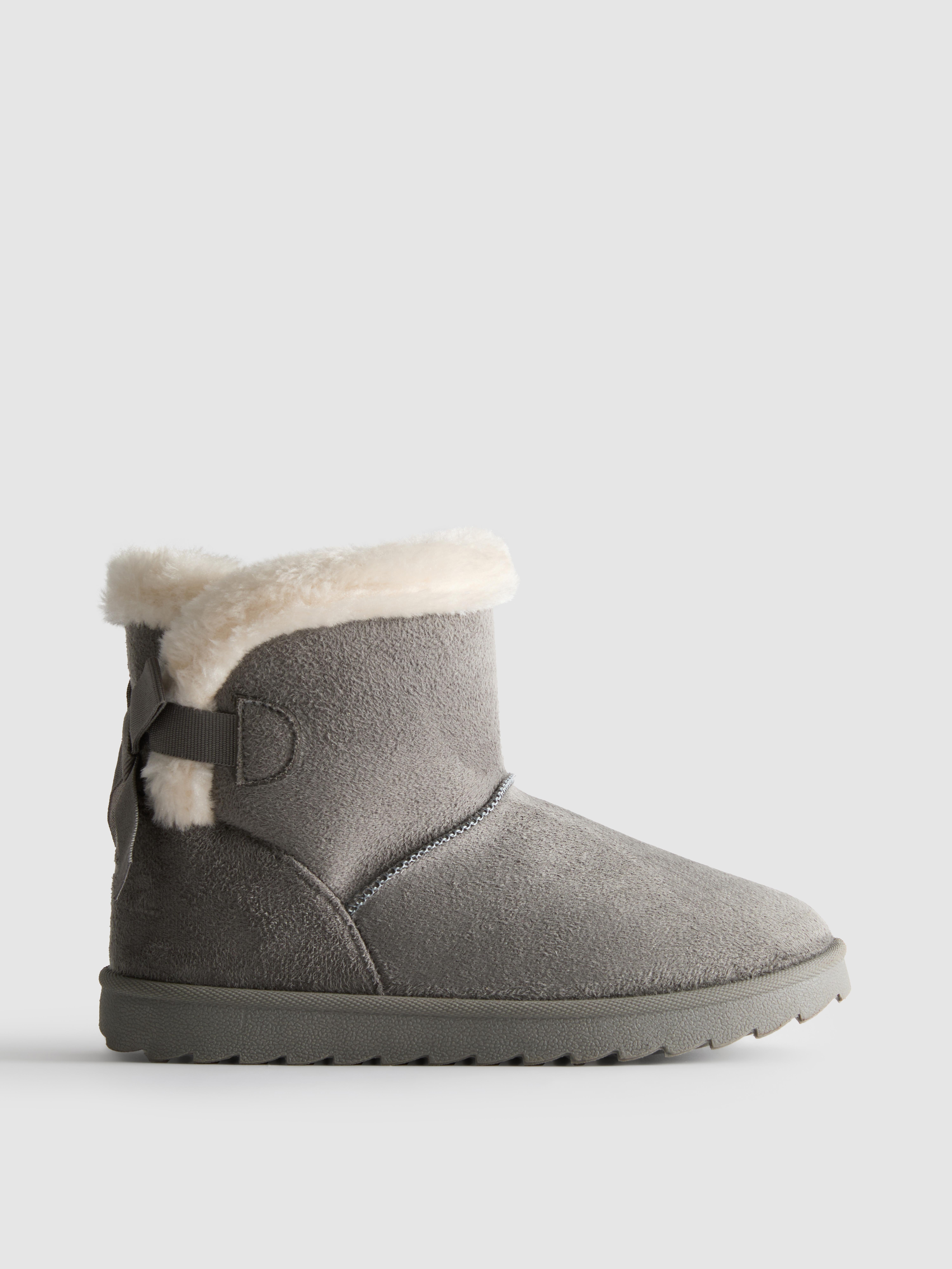 Bow Snug Ankle Boots