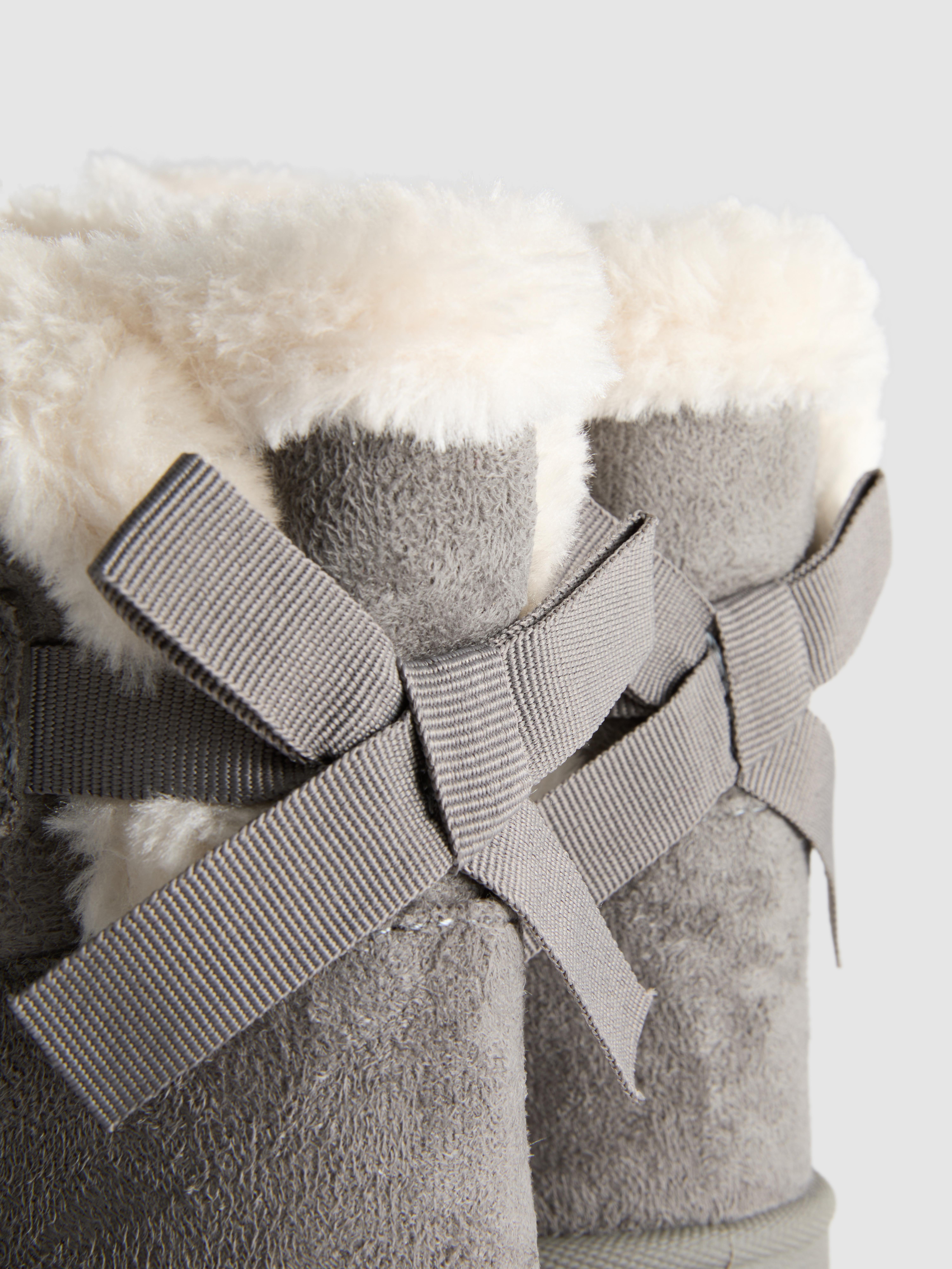 Bow Snug Ankle Boots