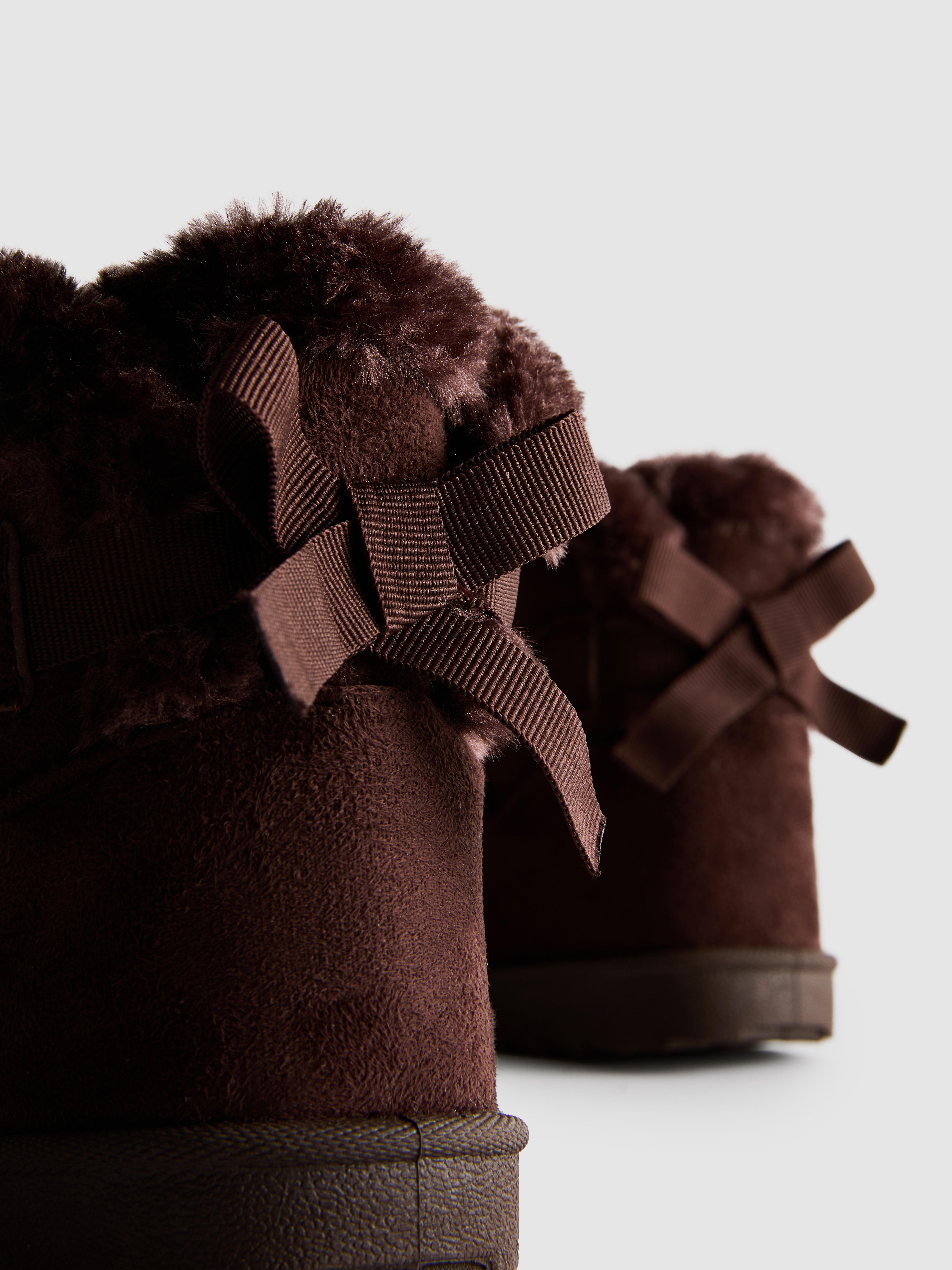 Bow Snug Ankle Boots