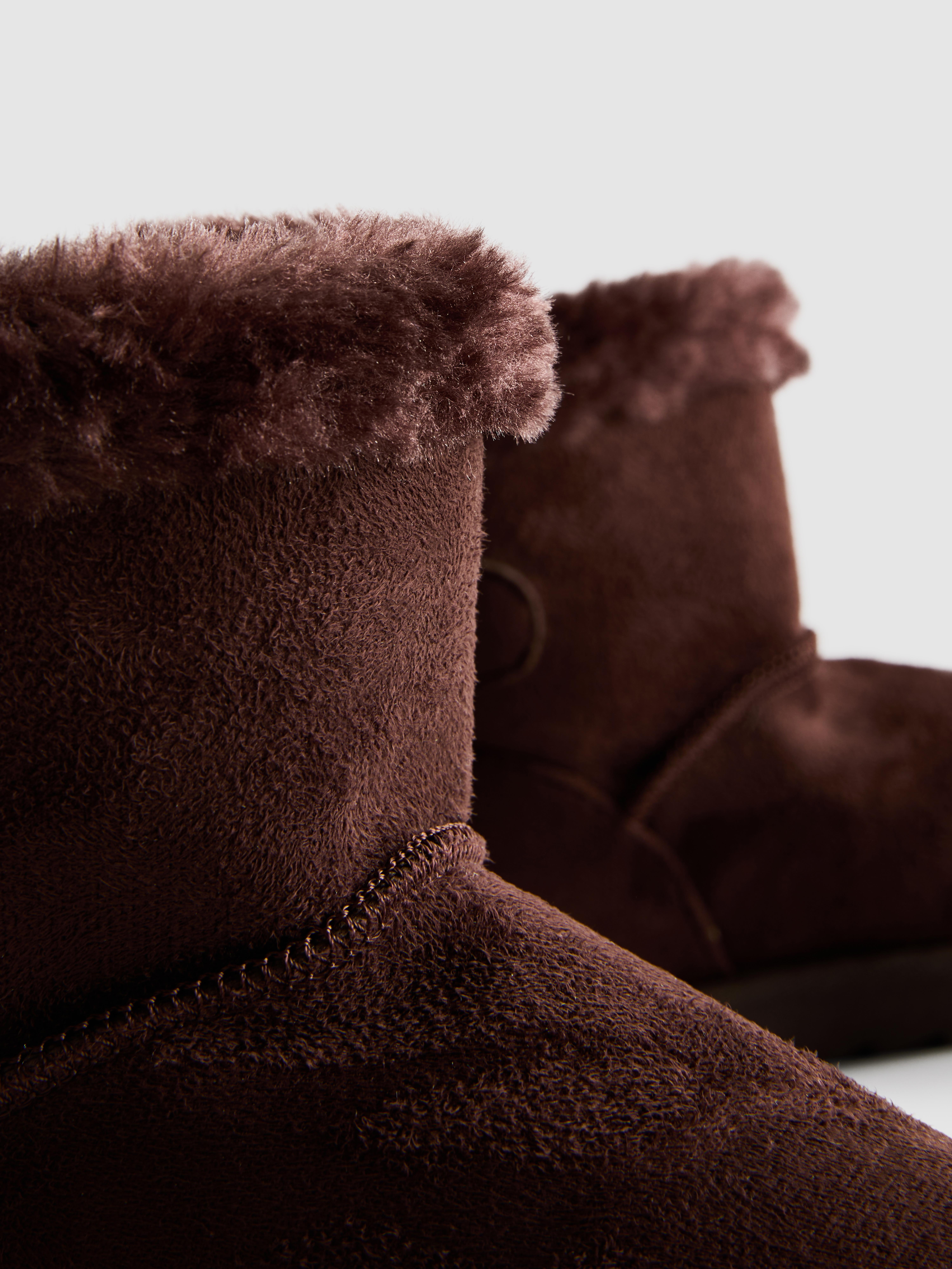 Bow Snug Ankle Boots