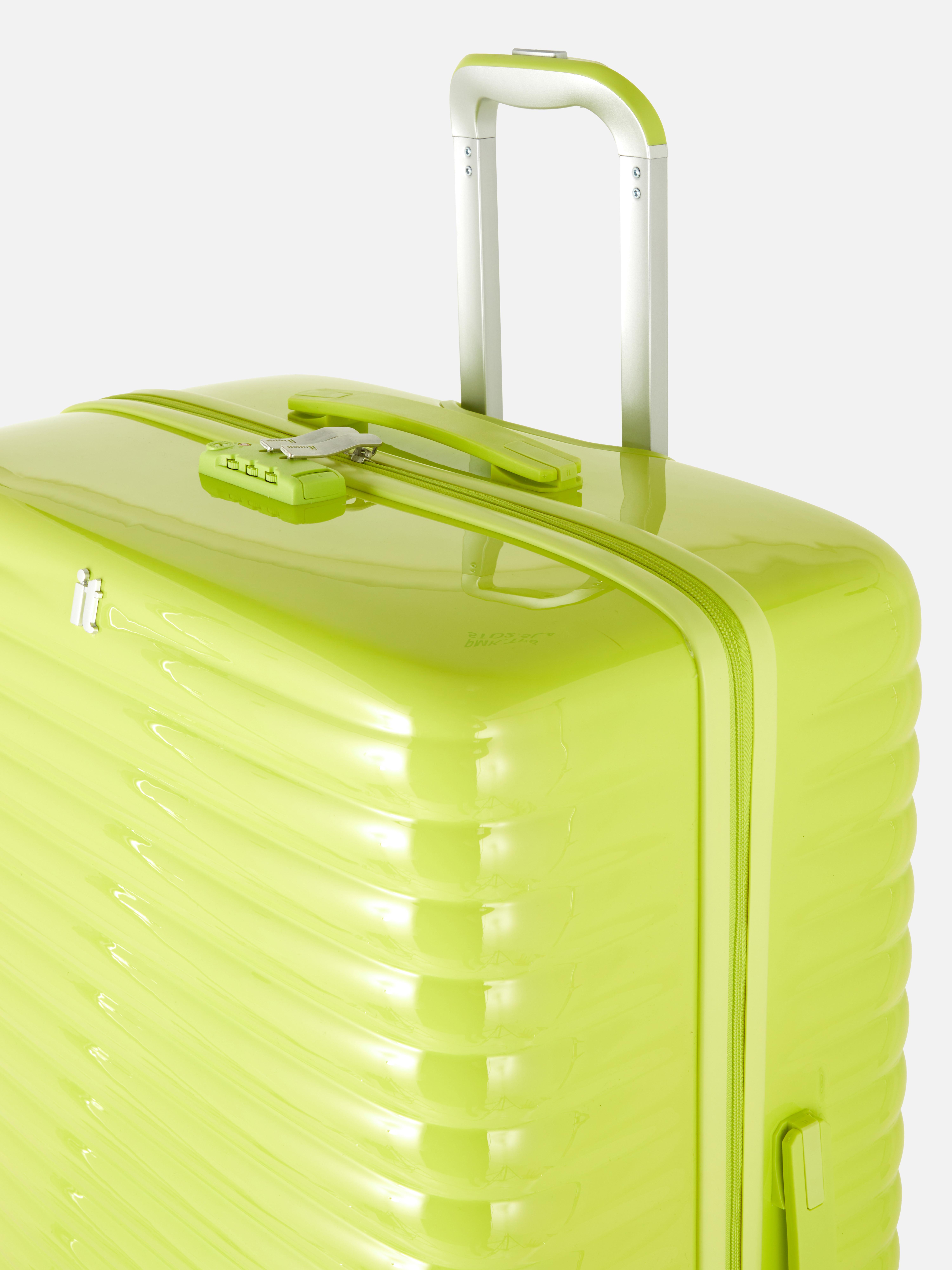 it Luggage Hard-Shell Ribbed Suitcase
