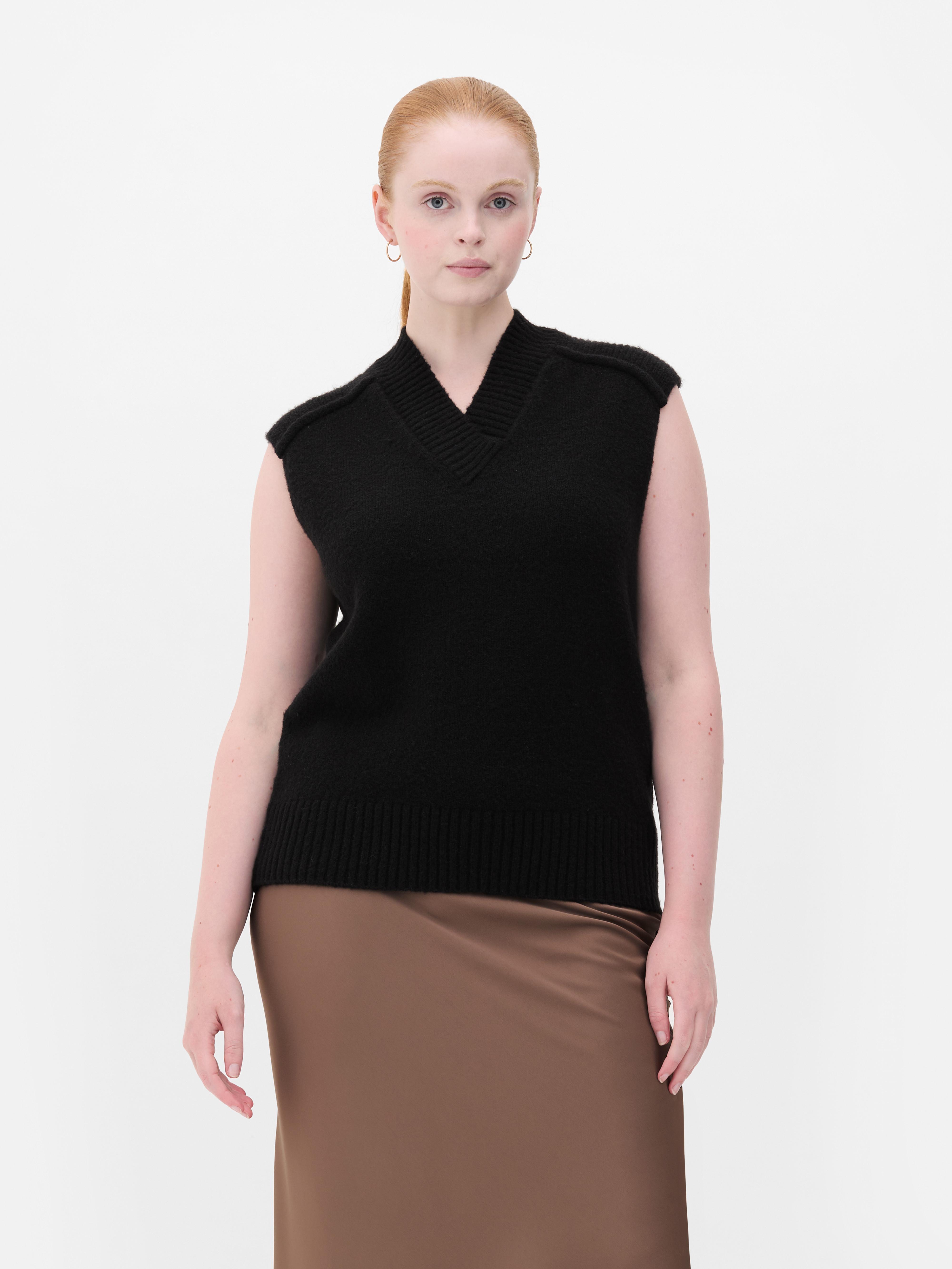 Knitted V-Neck Vest Black