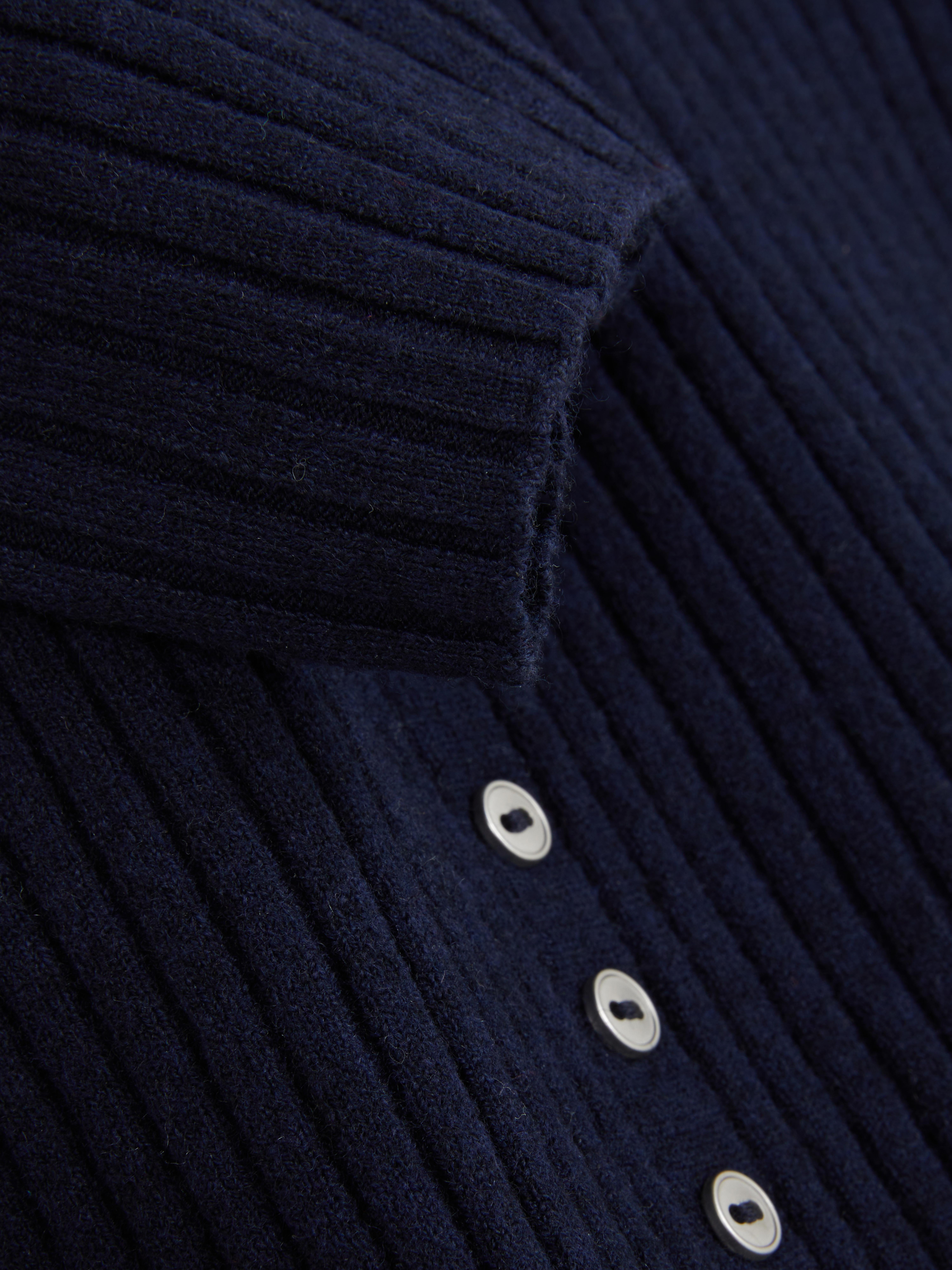 Gilet côtelé boutonné avec col