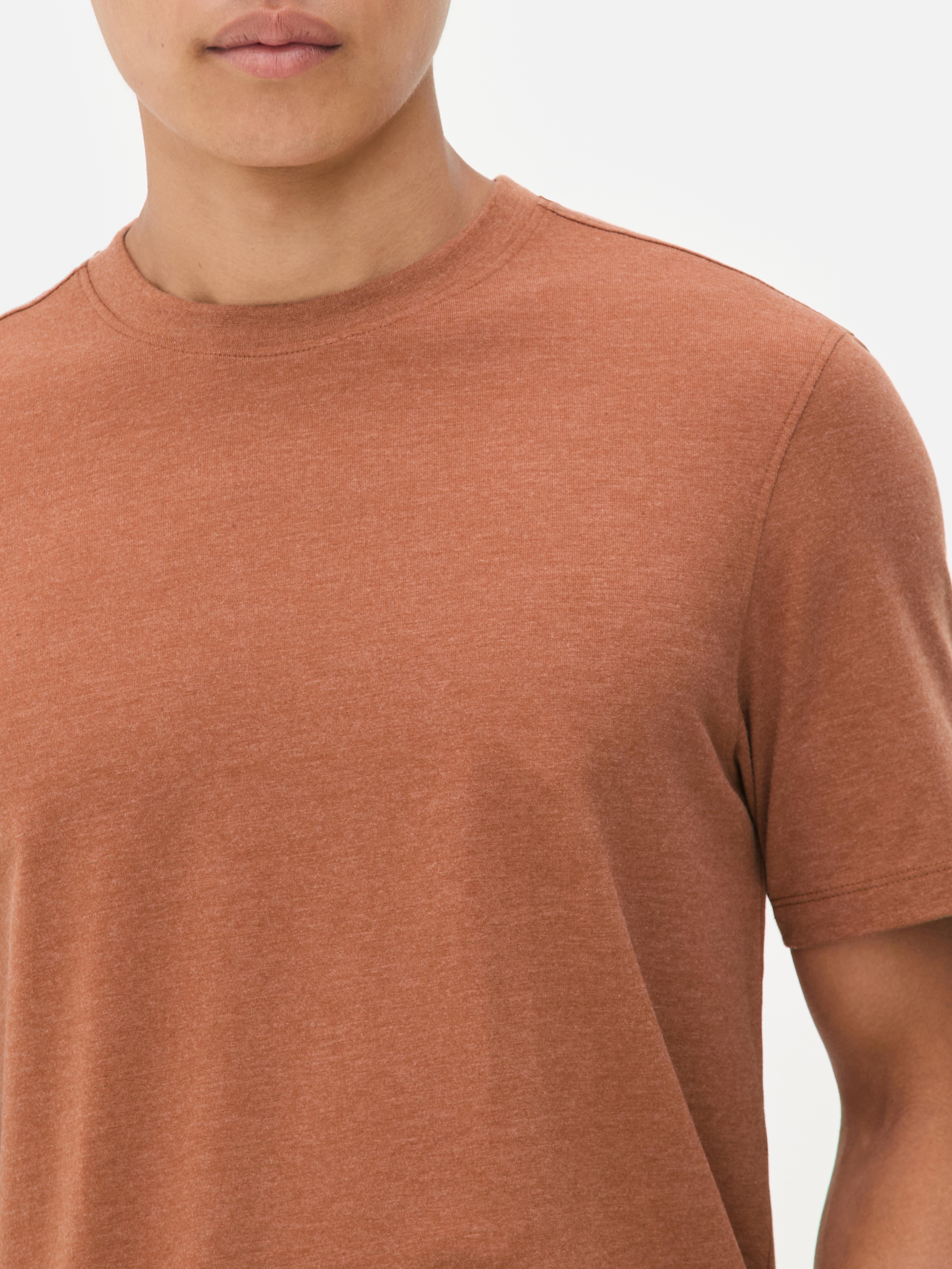 Camiseta de manga corta y corte entallado