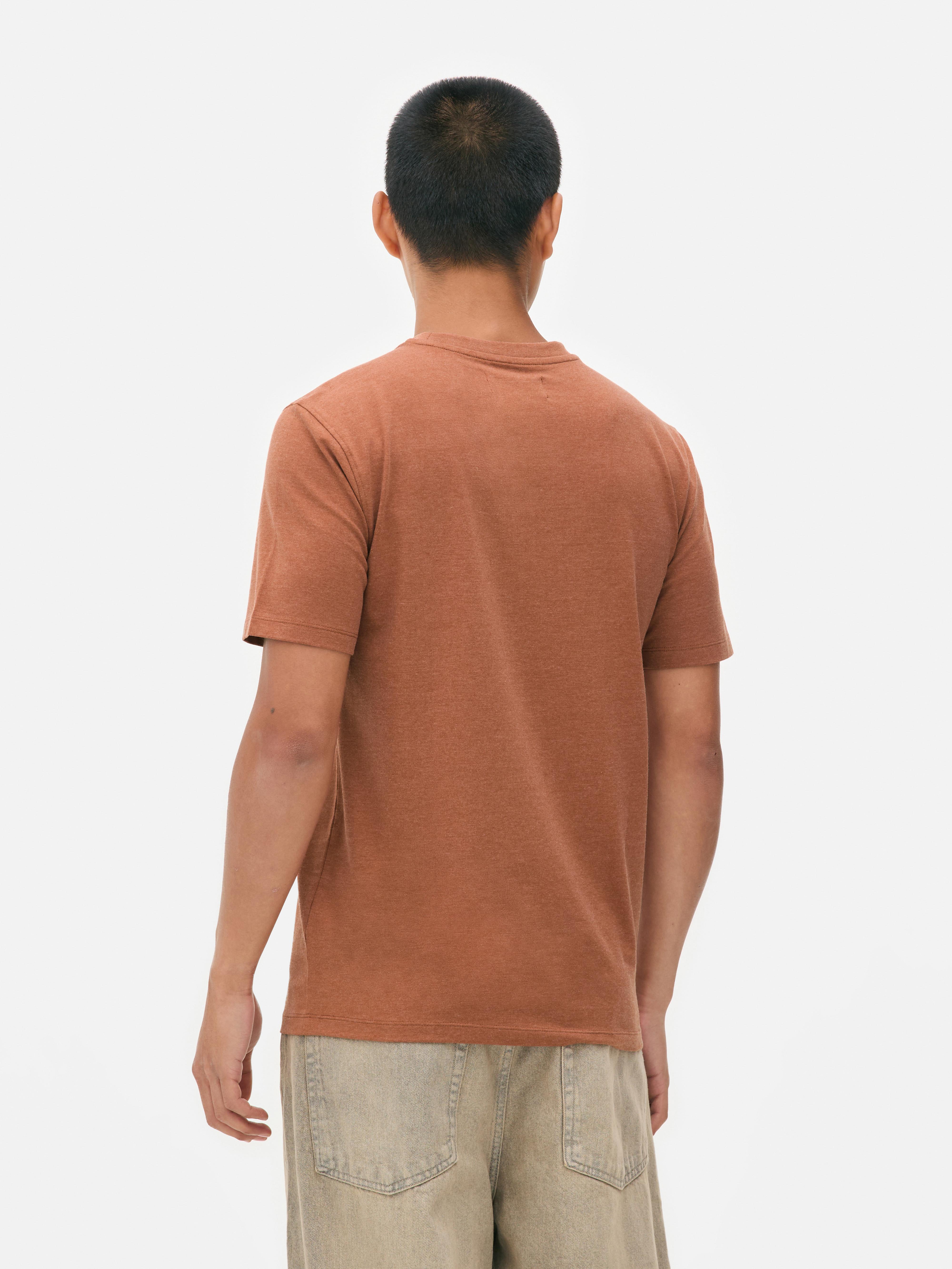 Camiseta de manga corta y corte entallado