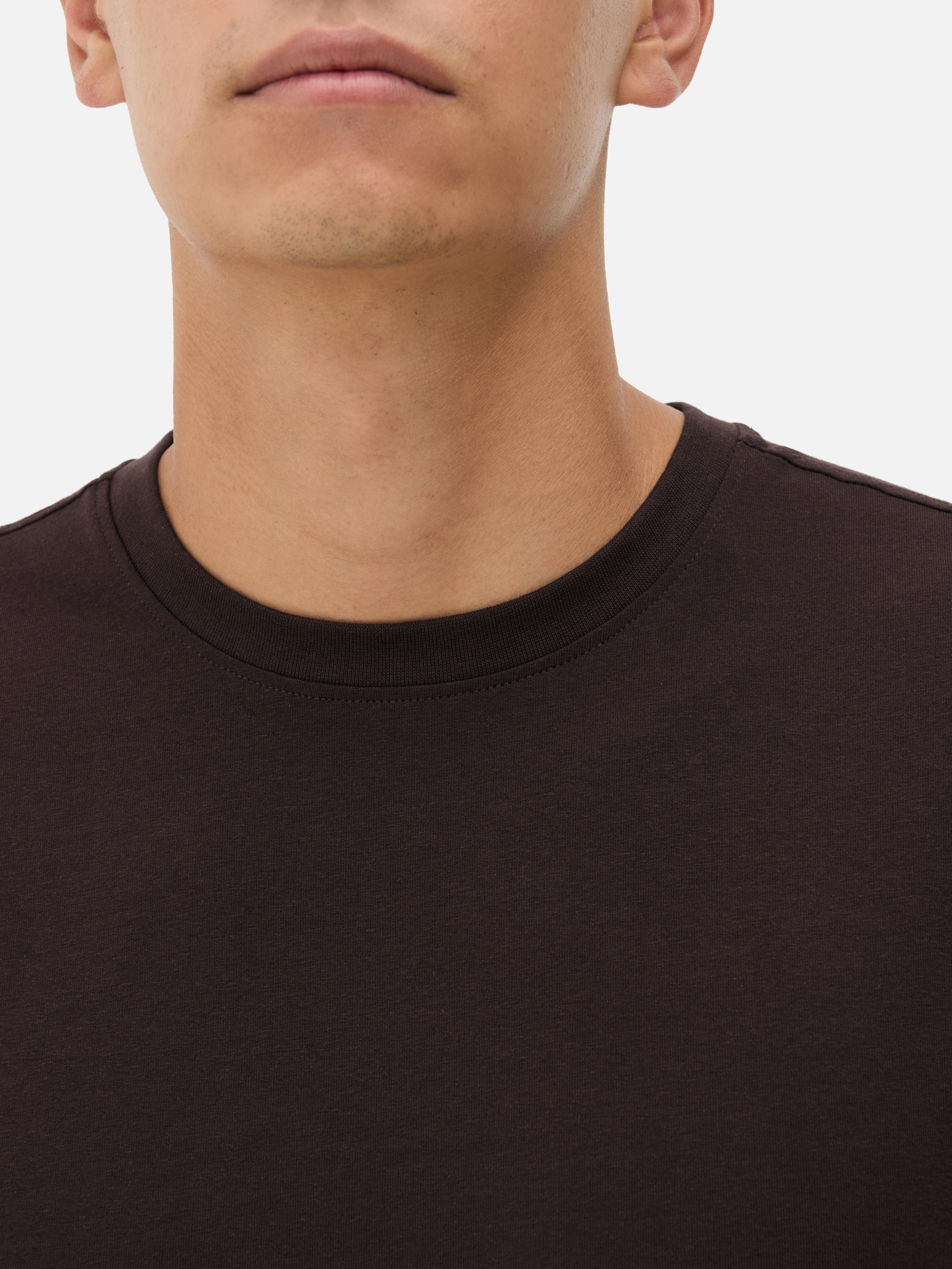 Camiseta de manga corta y corte entallado