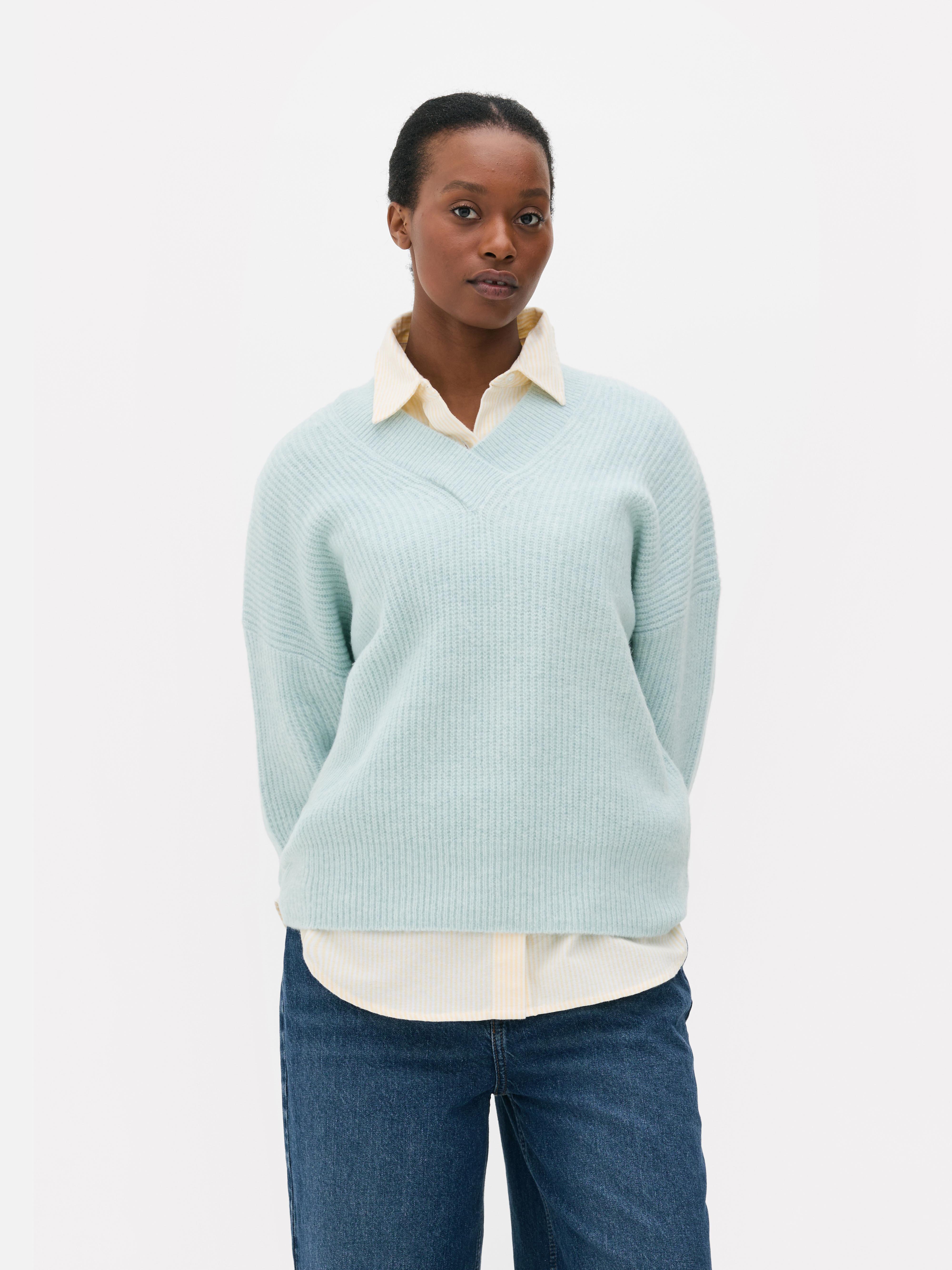 Ribbed V-Neck Sweater Blue