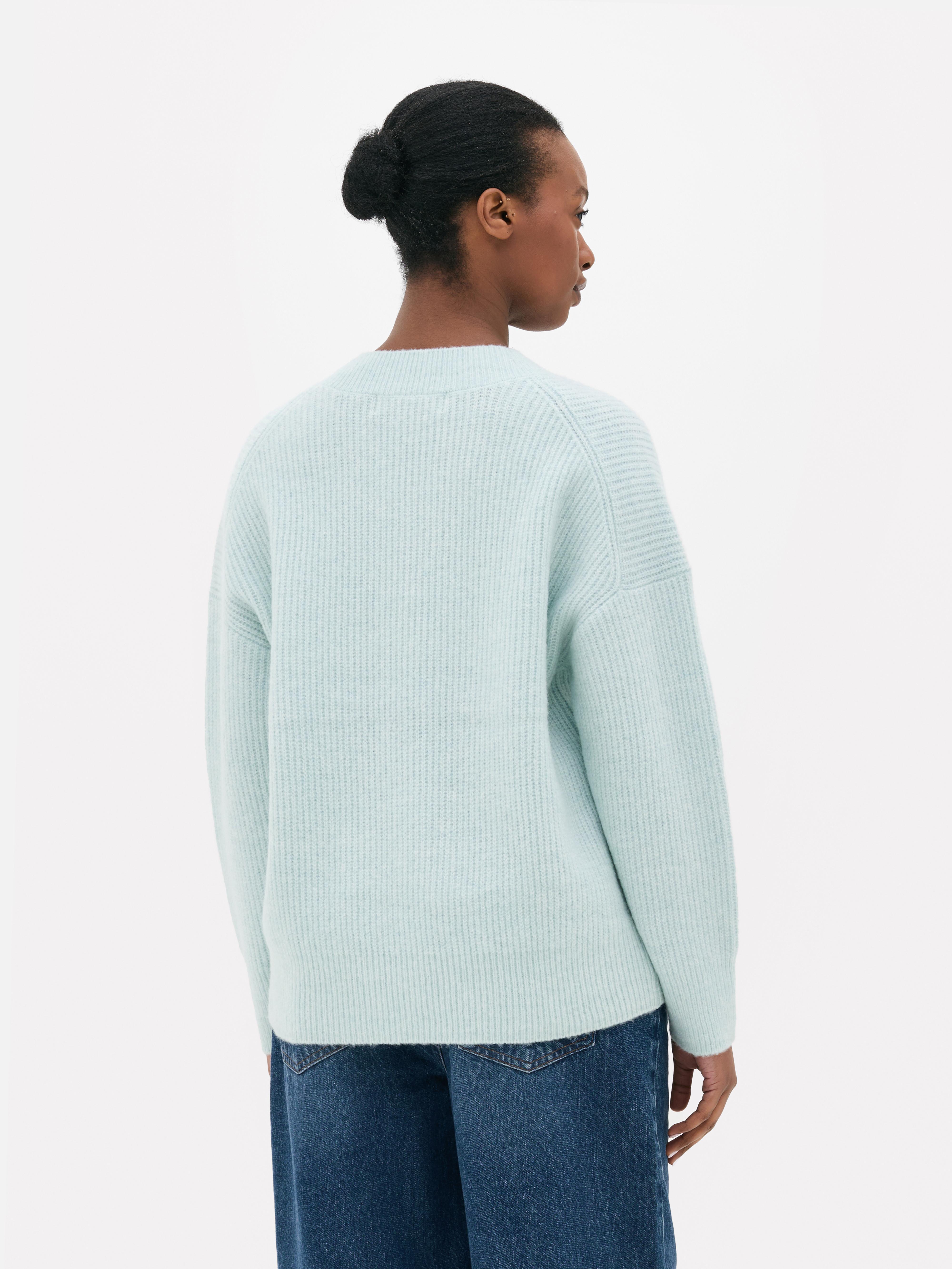 Pull côtelé à col en V