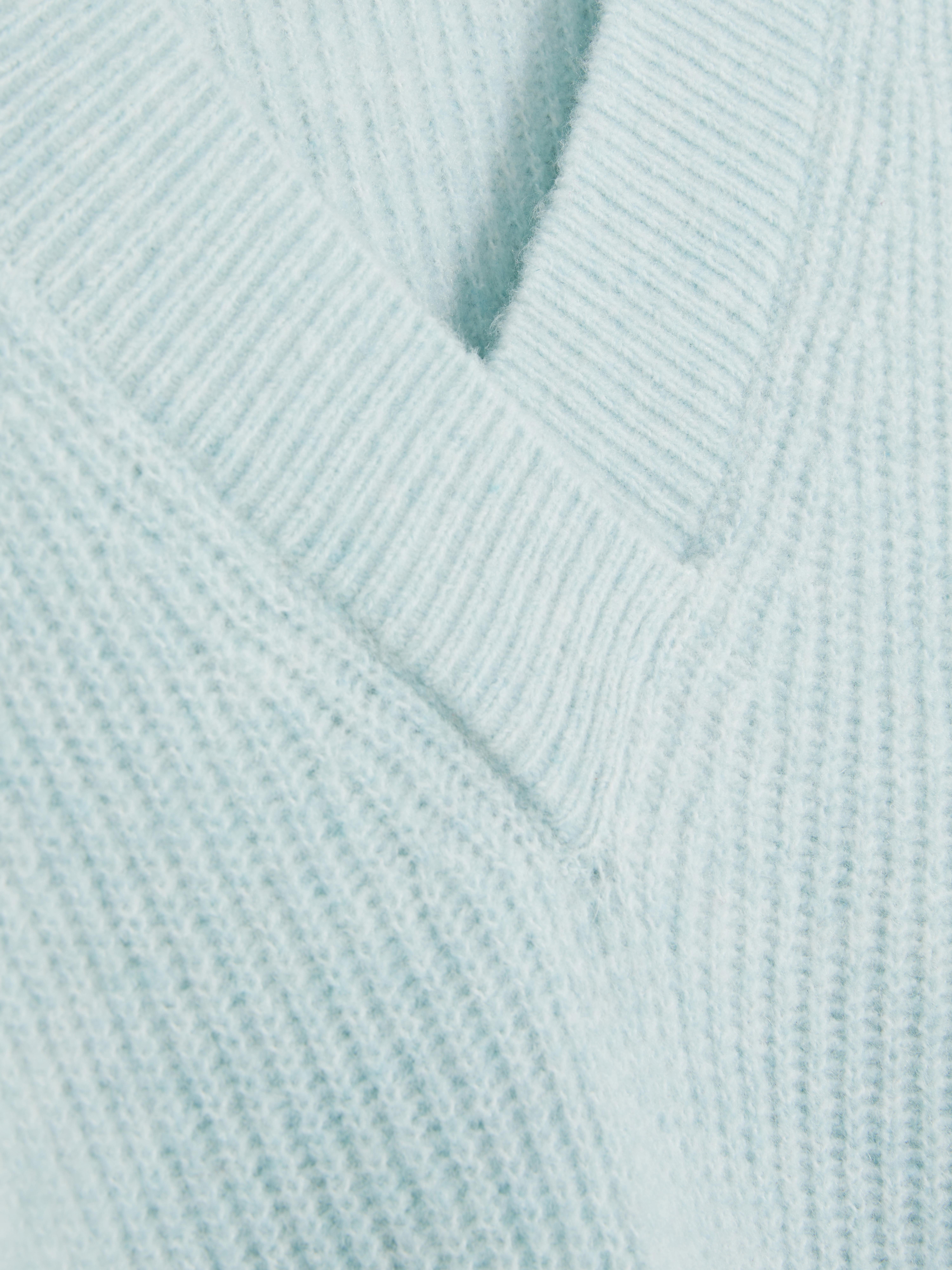 Pull côtelé à col en V