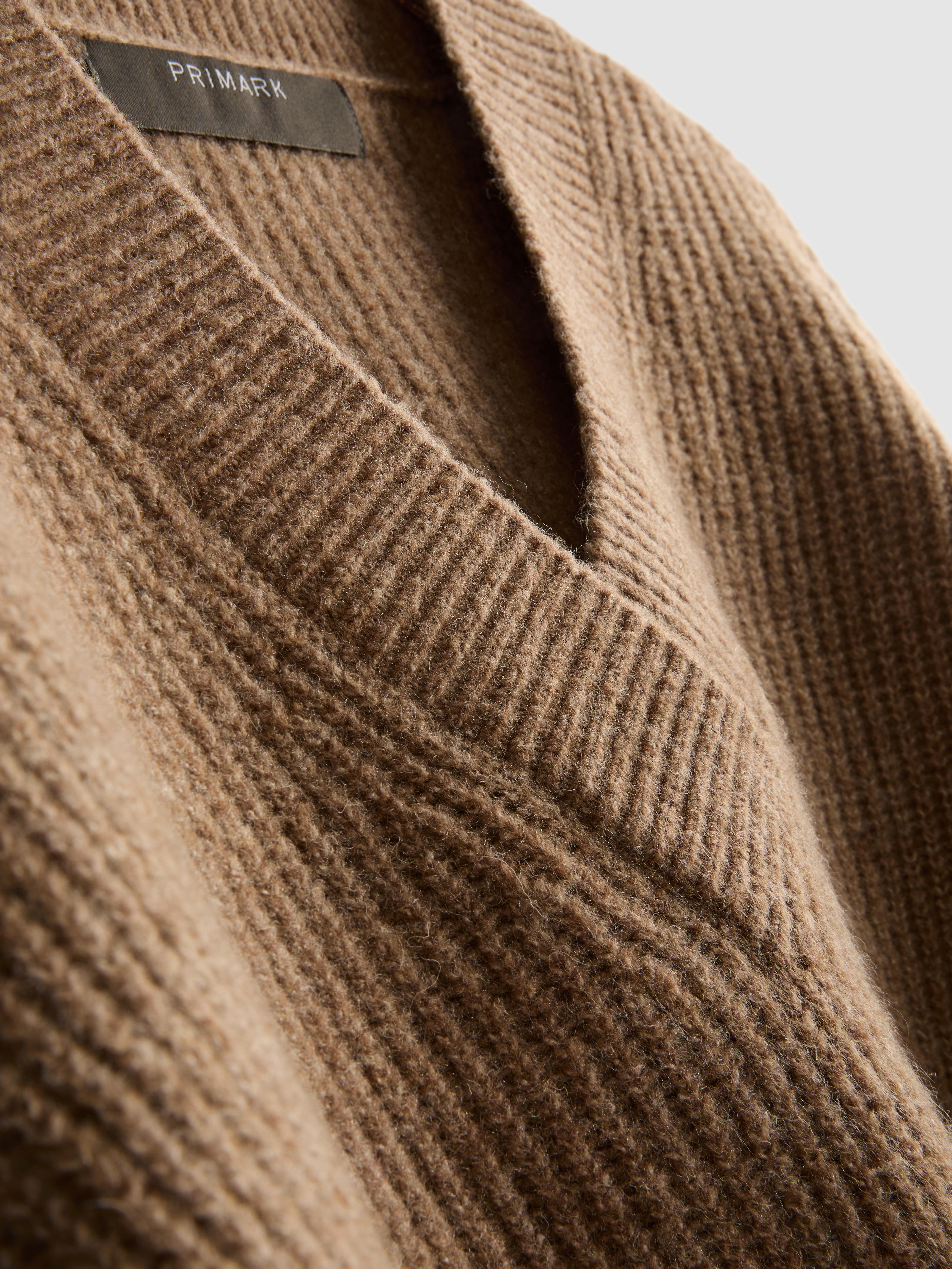 Pull côtelé à col en V