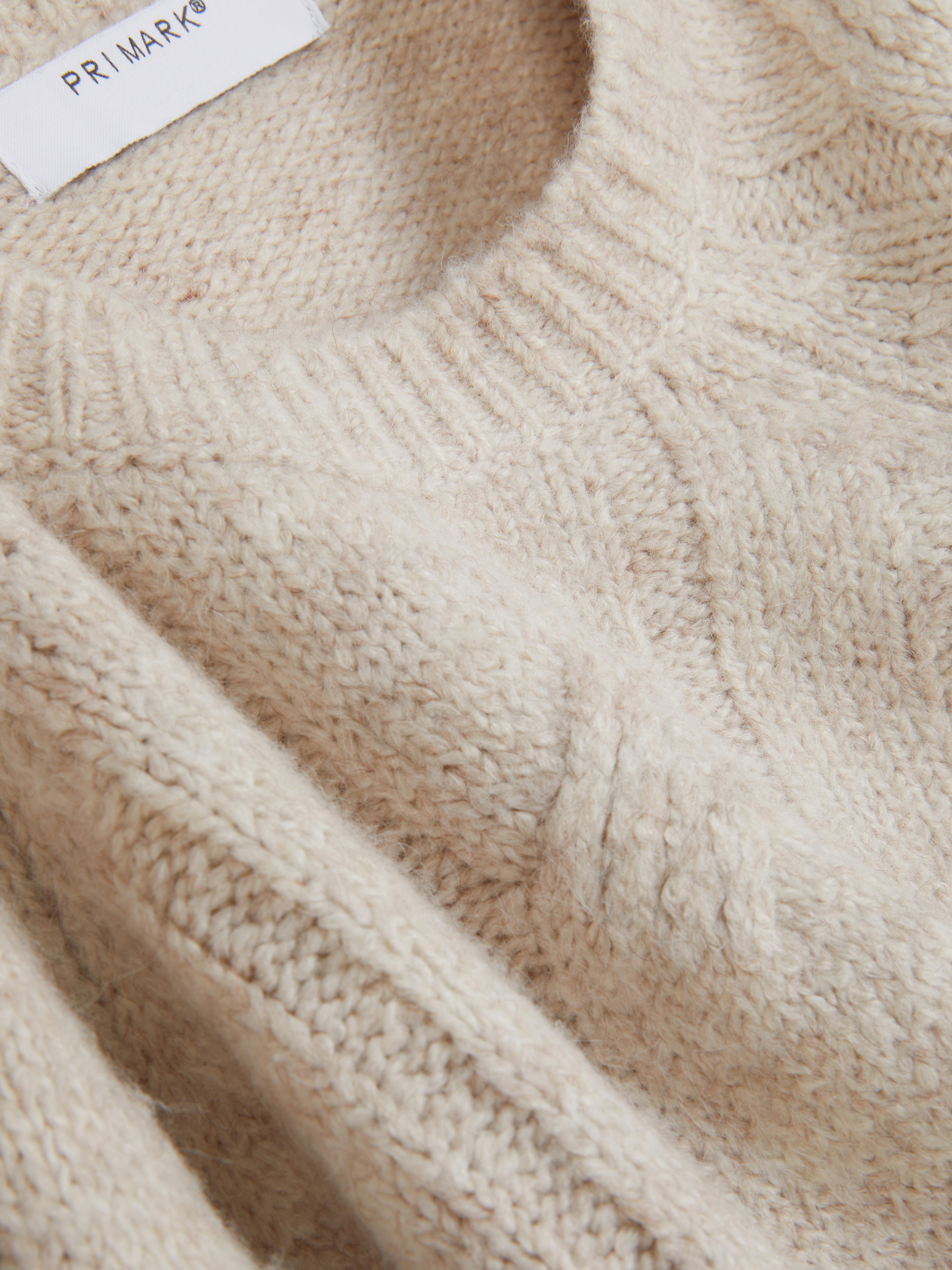 Relaxed Cable Knit Jumper