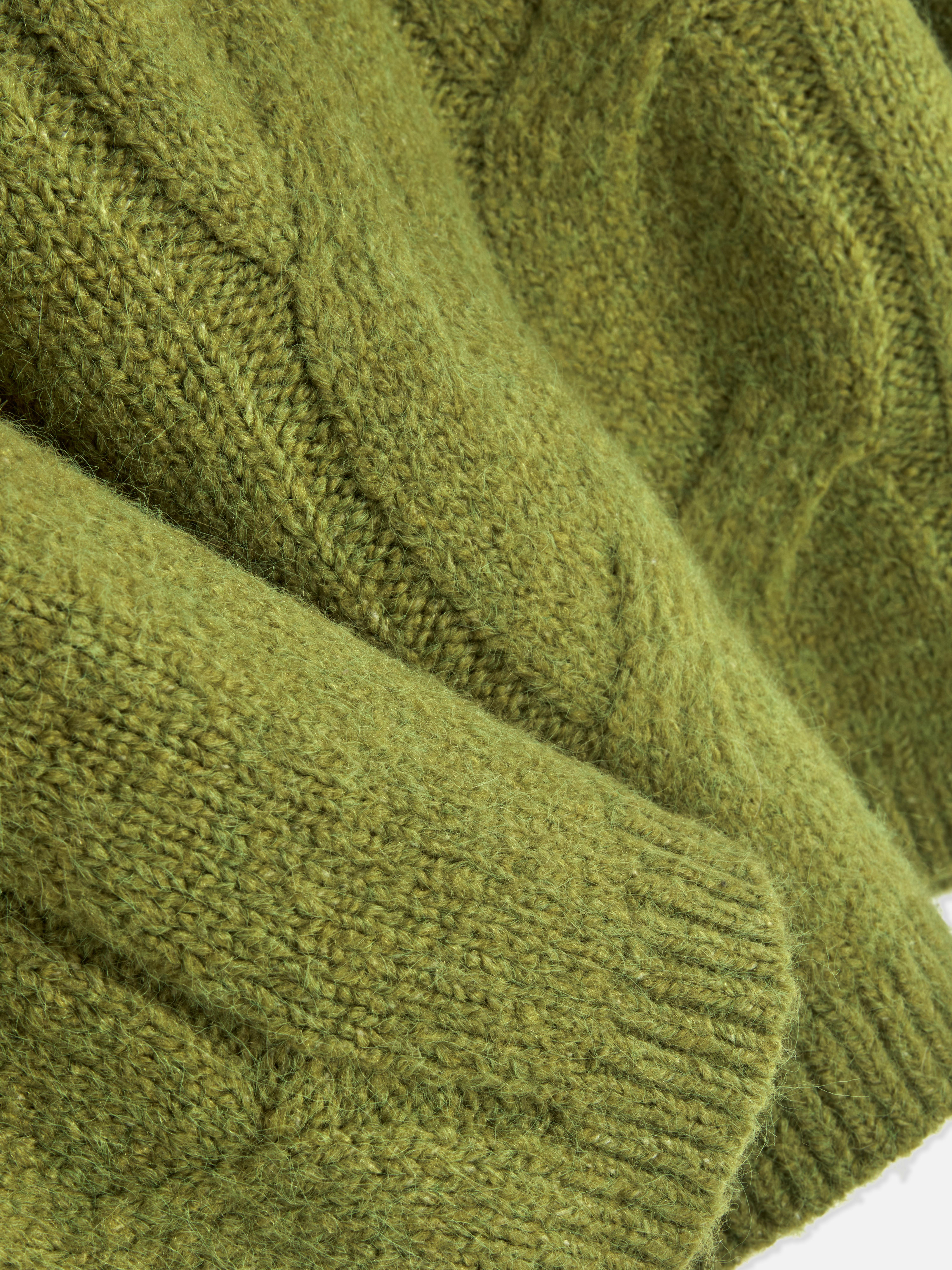 Relaxed Cable Knit Jumper