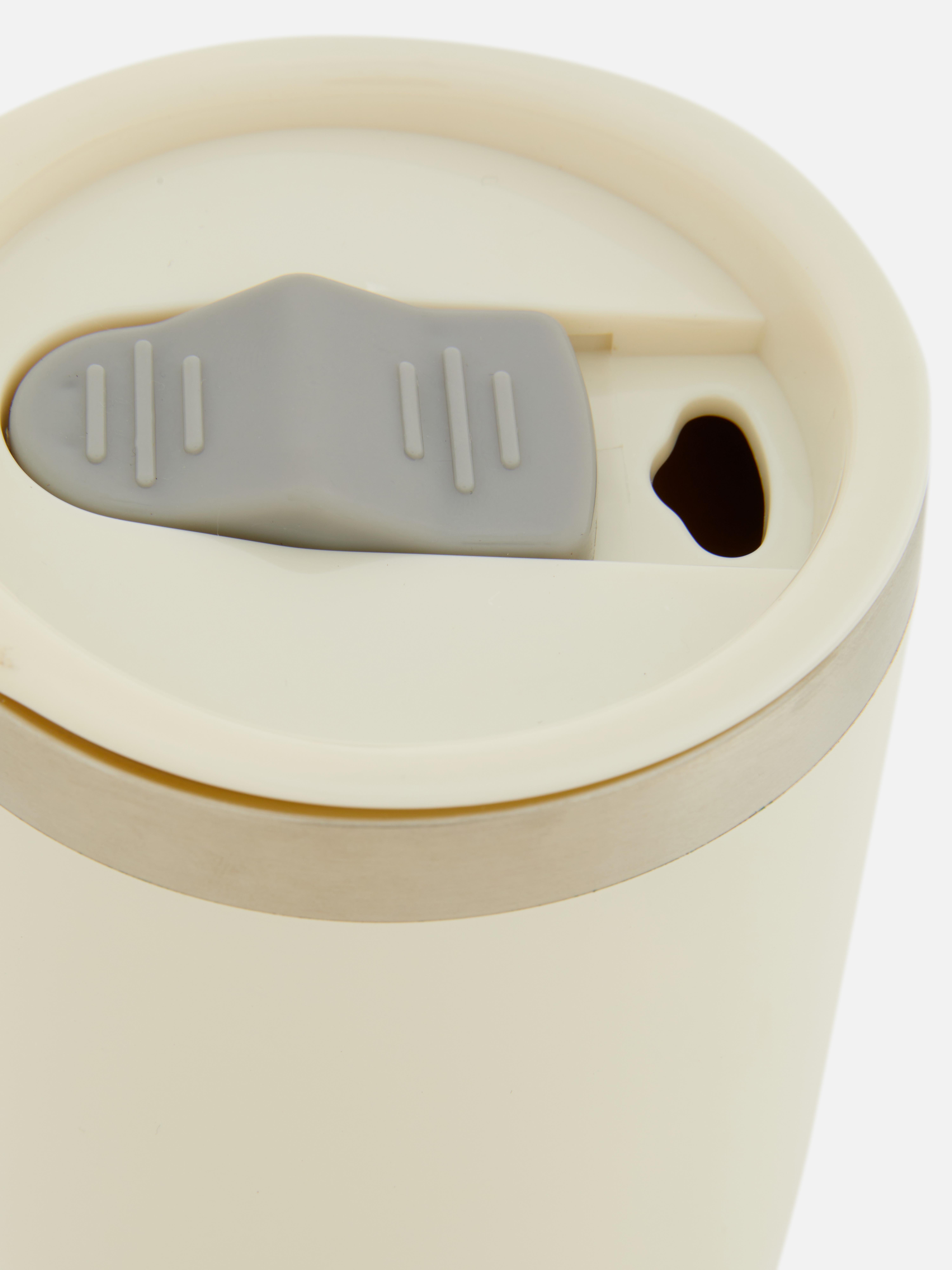 Tasse isotherme à couvercle coulissant