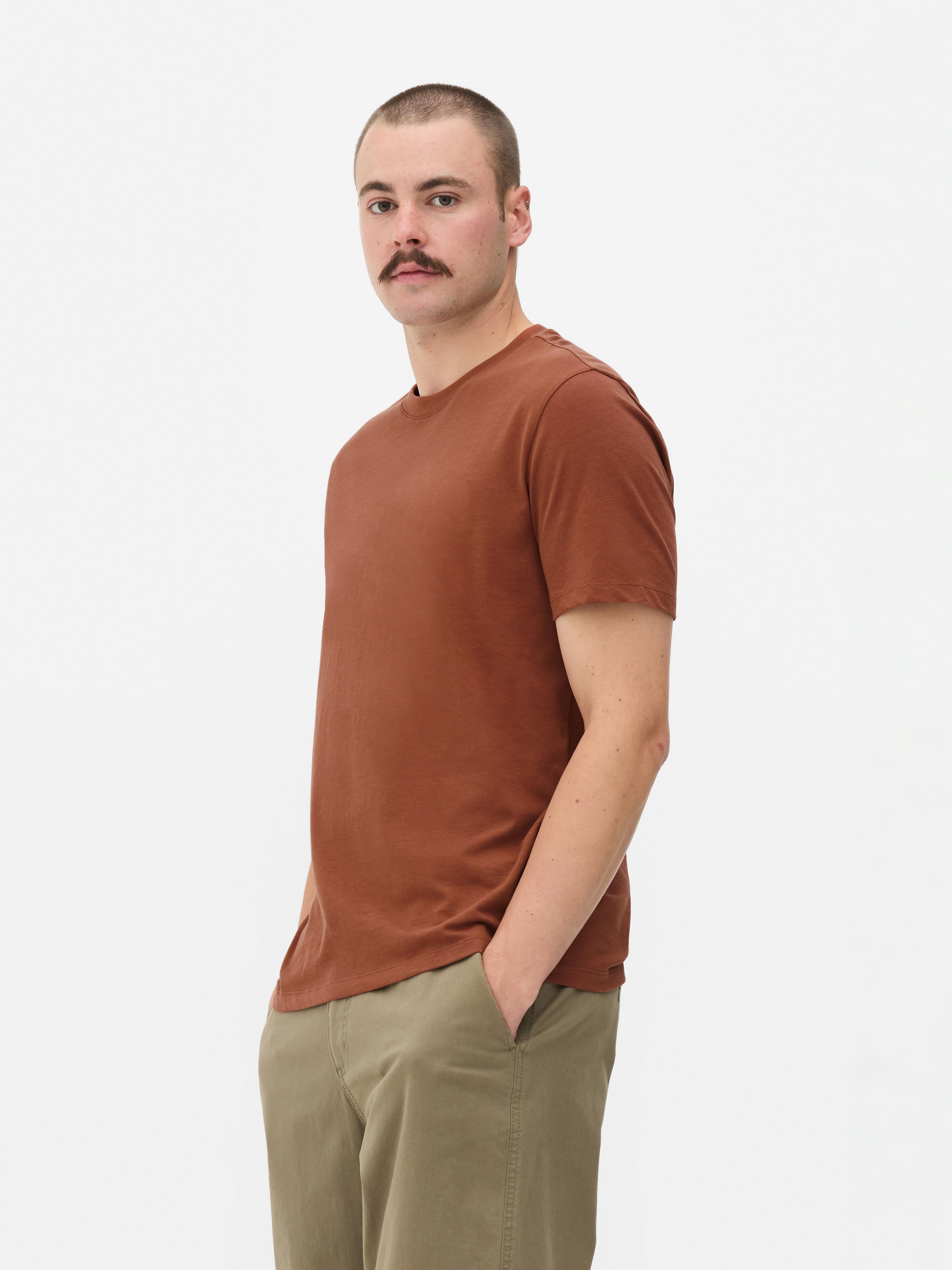 T-shirt o standardowym kroju