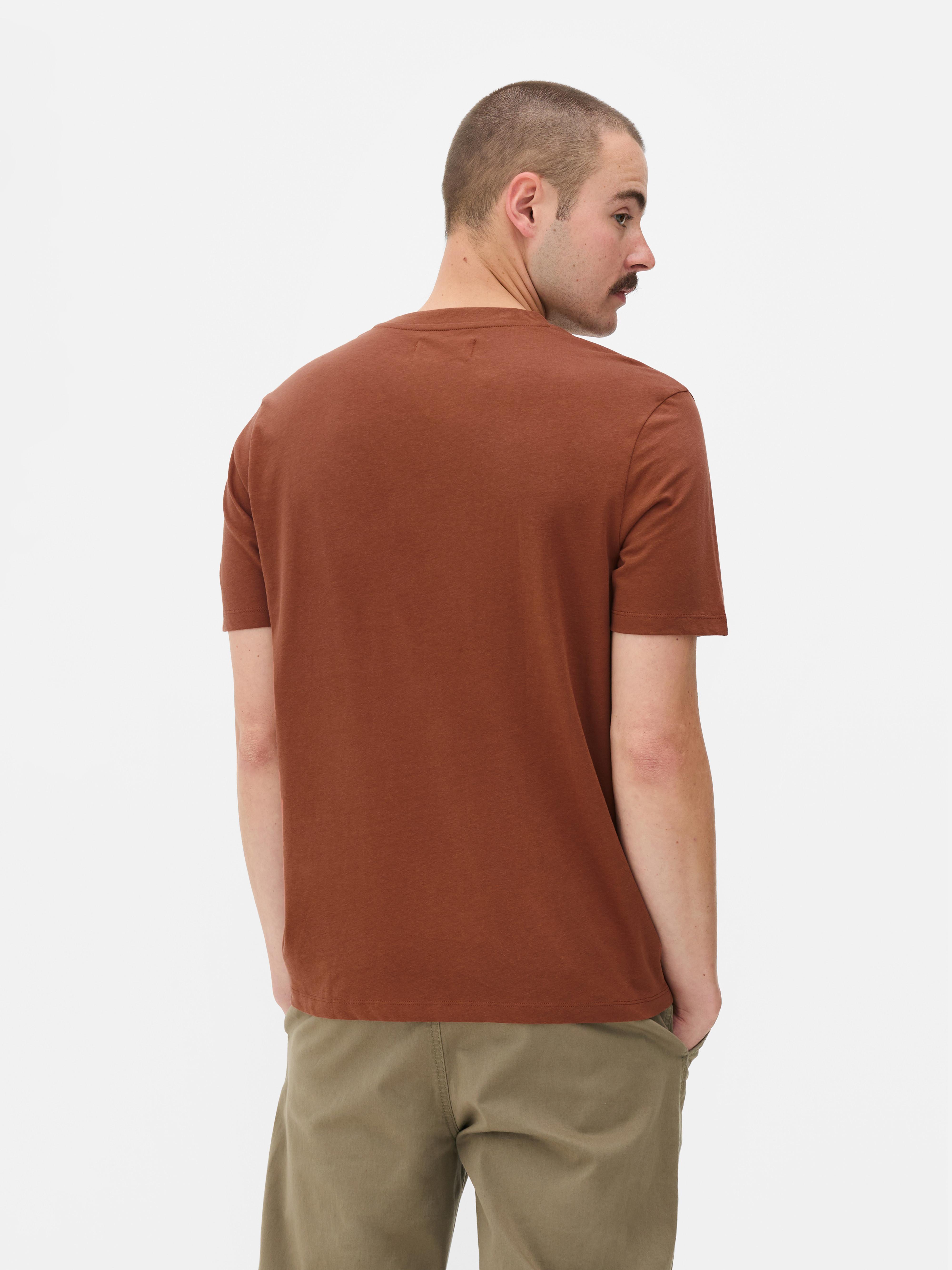 T-shirt o standardowym kroju