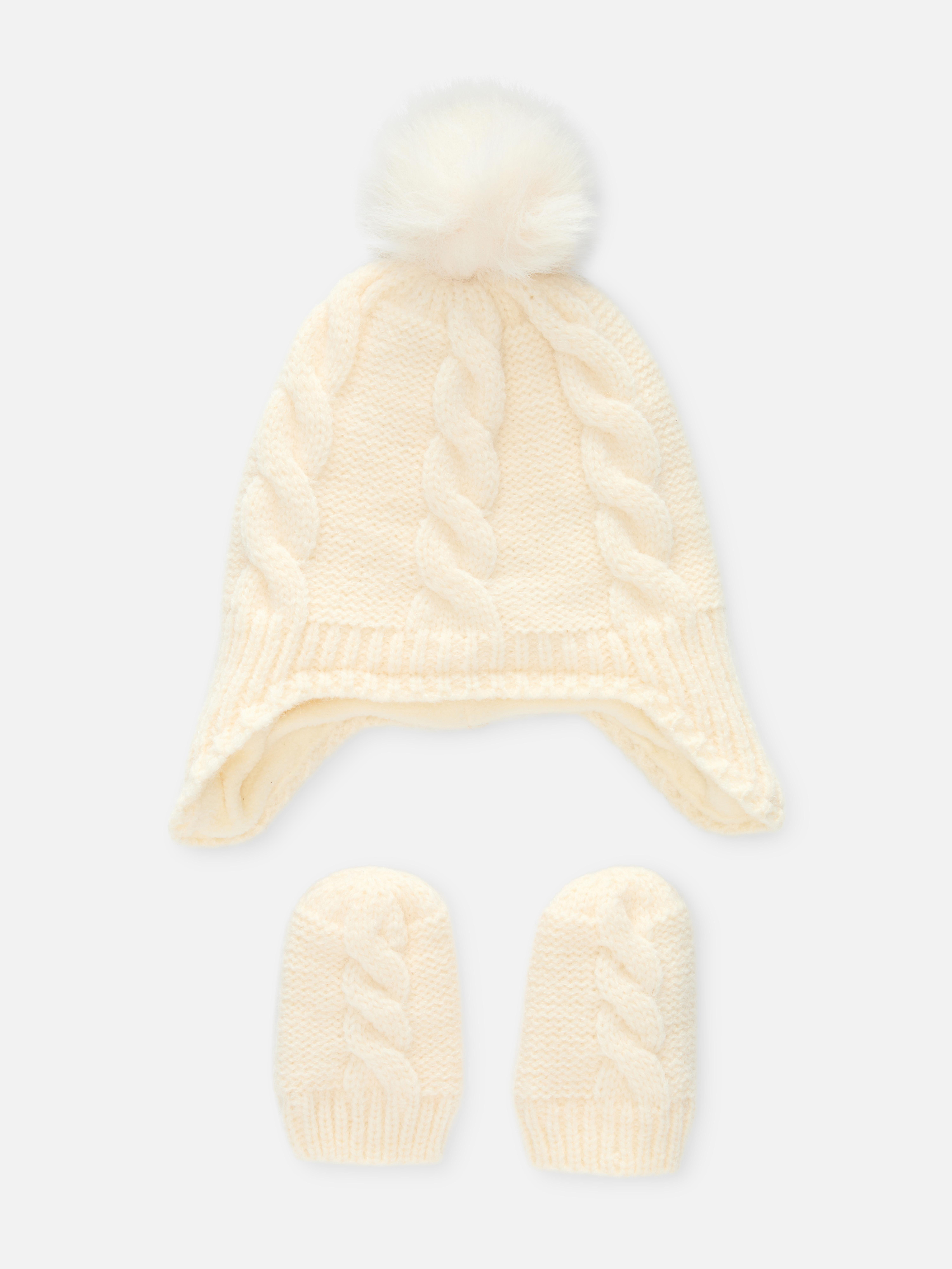 Ensemble bonnet et moufles en maille torsadée