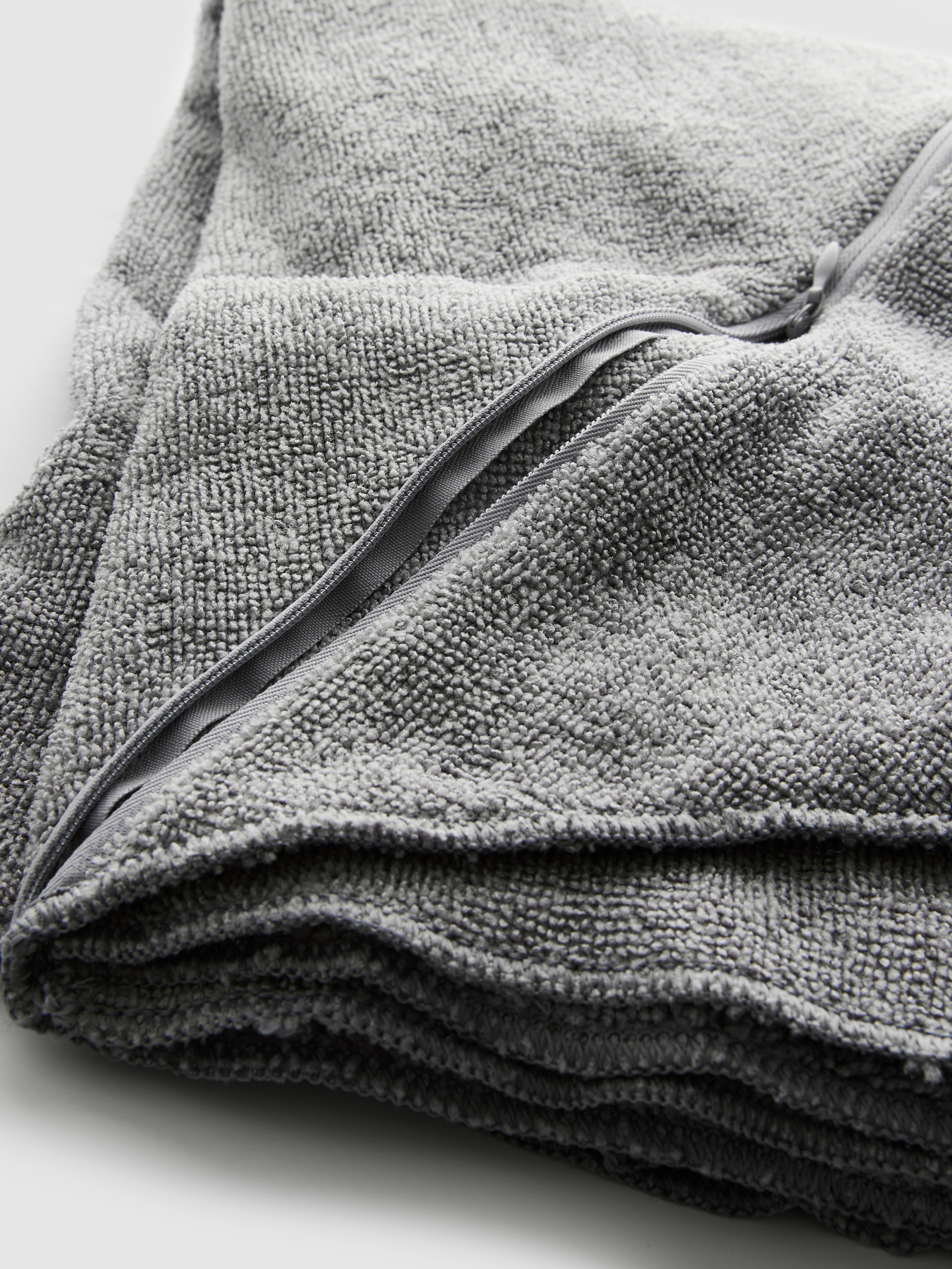 Gym Towel With Zip Pocket