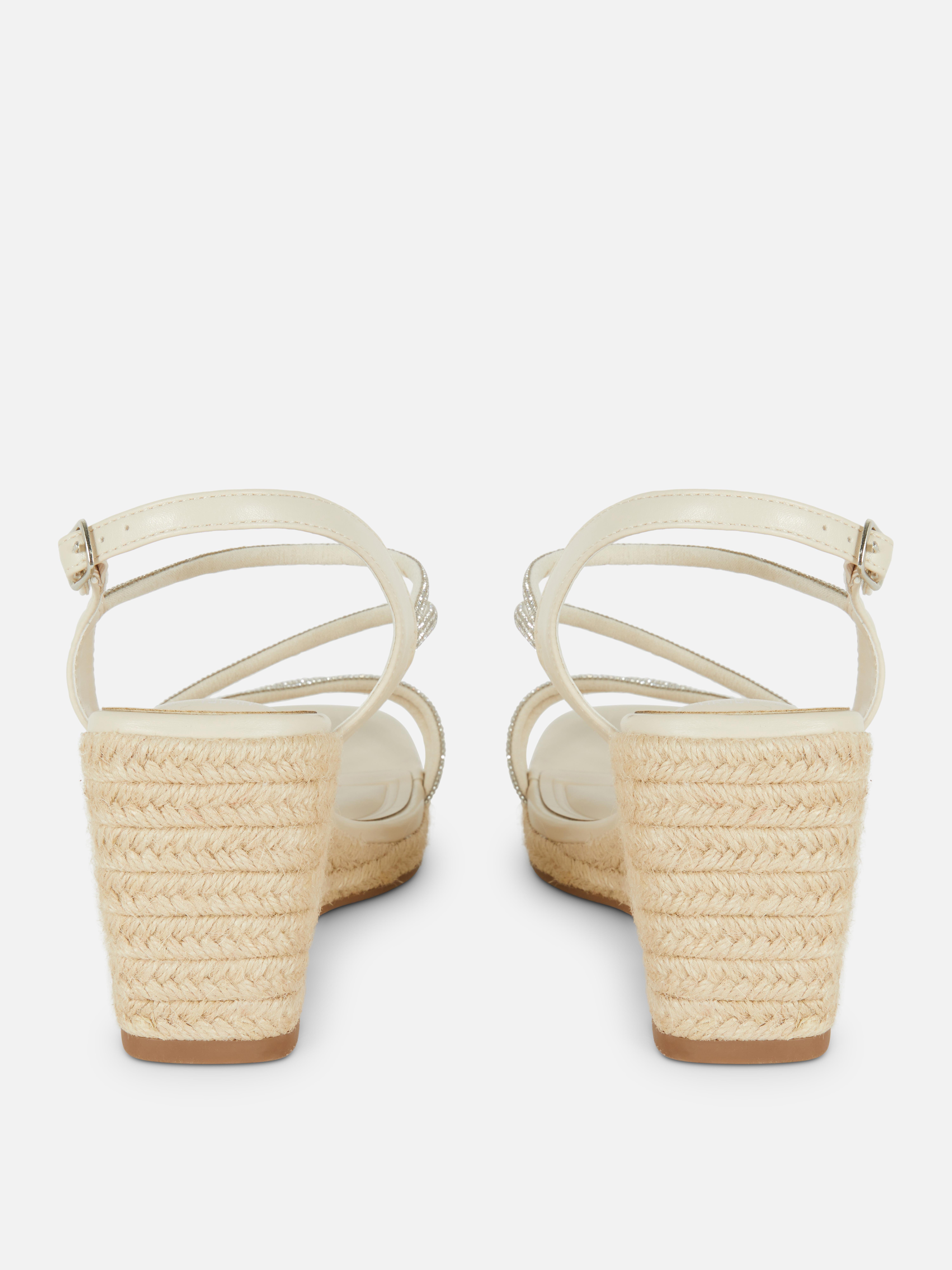 Sandalen met sleehak en stras, wijd model