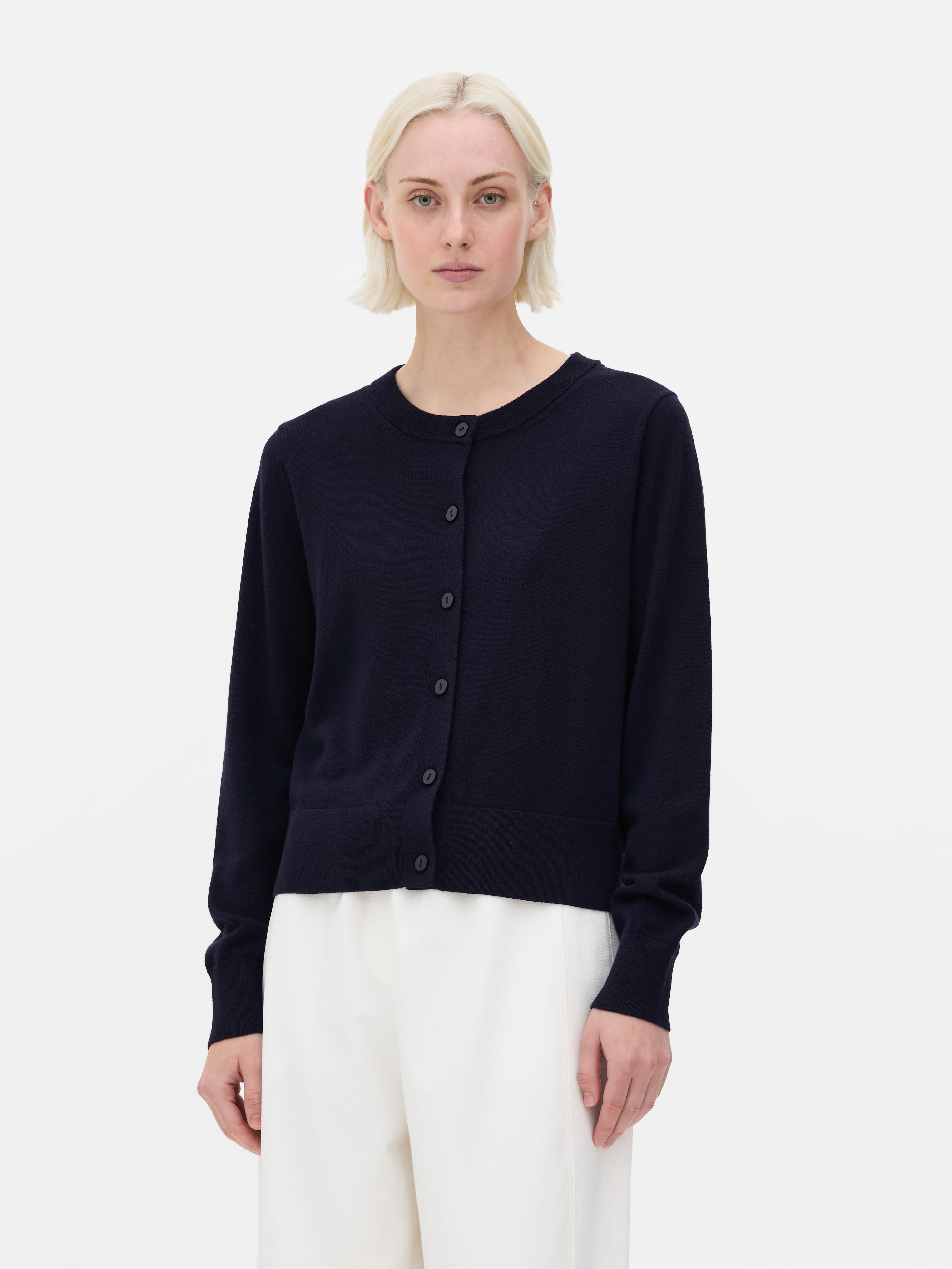 „The Edit“ Cardigan aus reiner Merinowolle