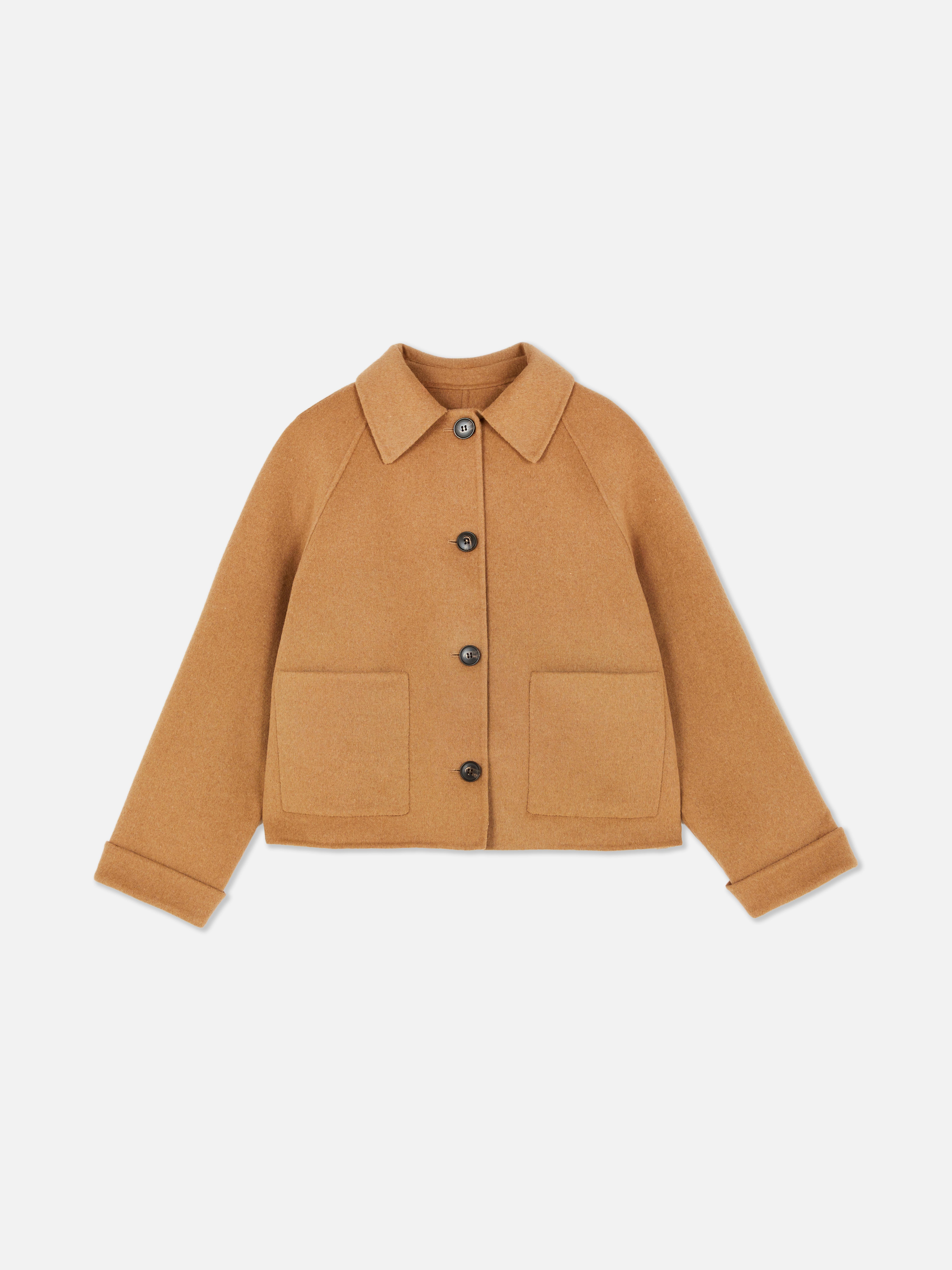 Chaqueta cuadrada con bolsillo de parche de The Edit Primark