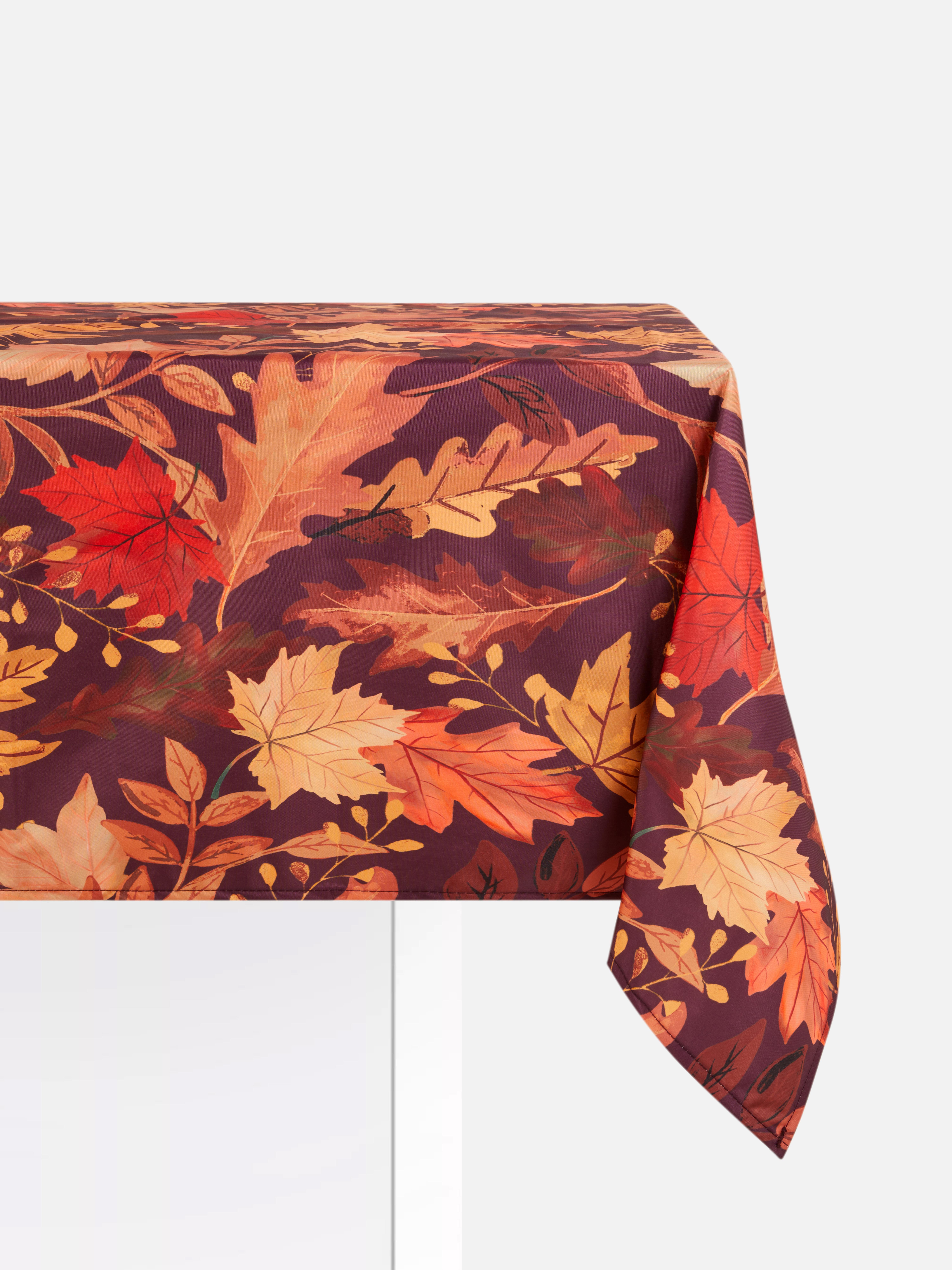 Tischdecke mit herbstlichem Blattmuster