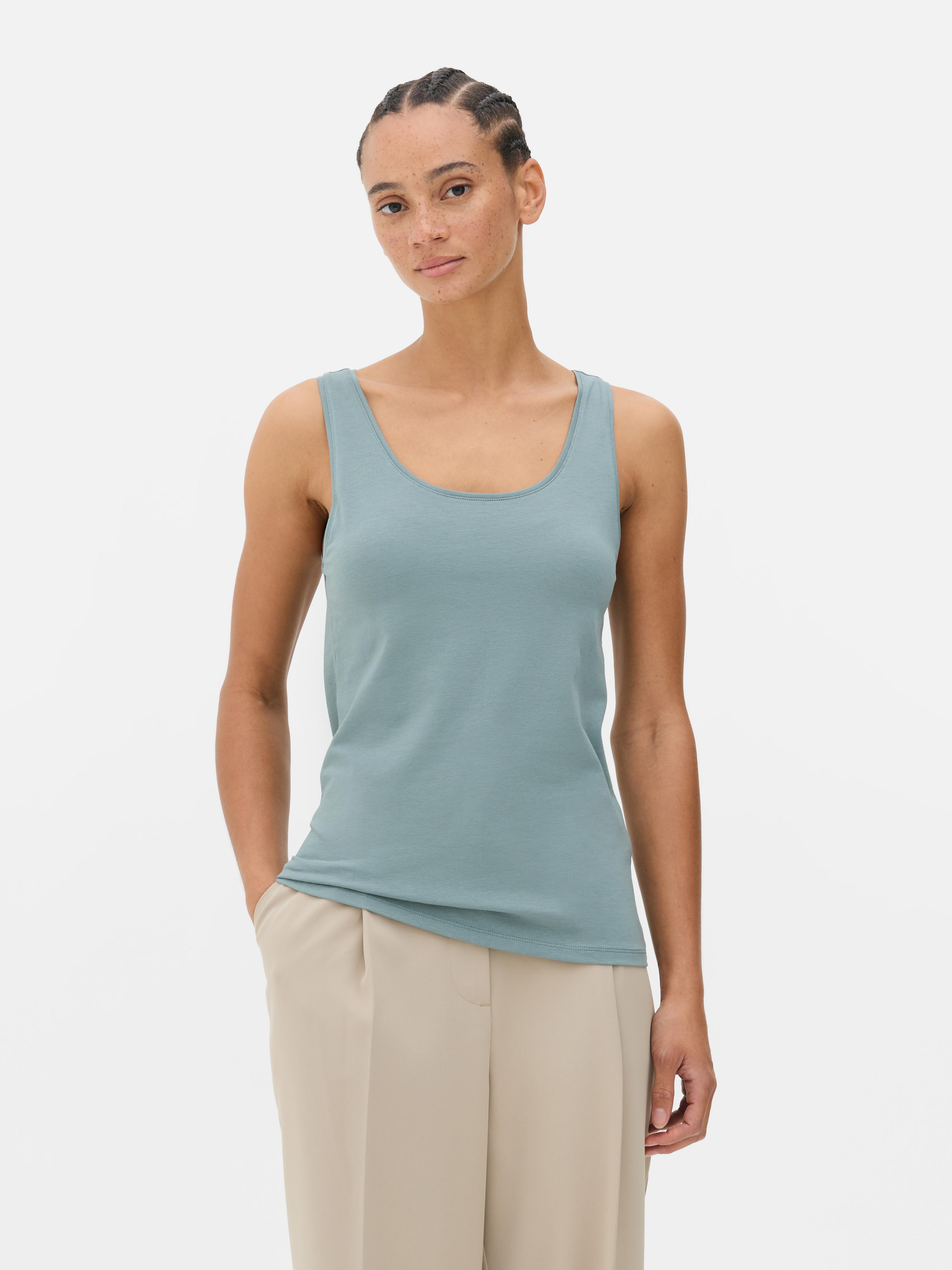 Scoop Neck Stretch Vest